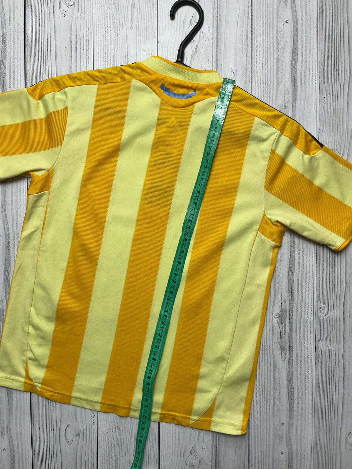Adidas × Vintage Vintage adidas New Castle United soccer jersey yellow kids S Size US S / EU 44-46 / 1 - 7 Thumbnail