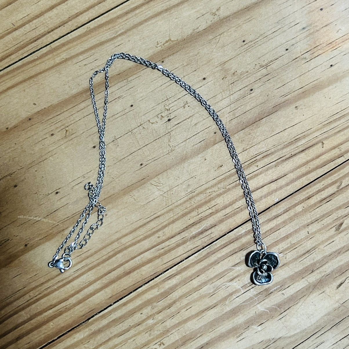 Handmade Handcrafted salvaged vintage floral pendant necklace Size ONE SIZE - 6 Thumbnail