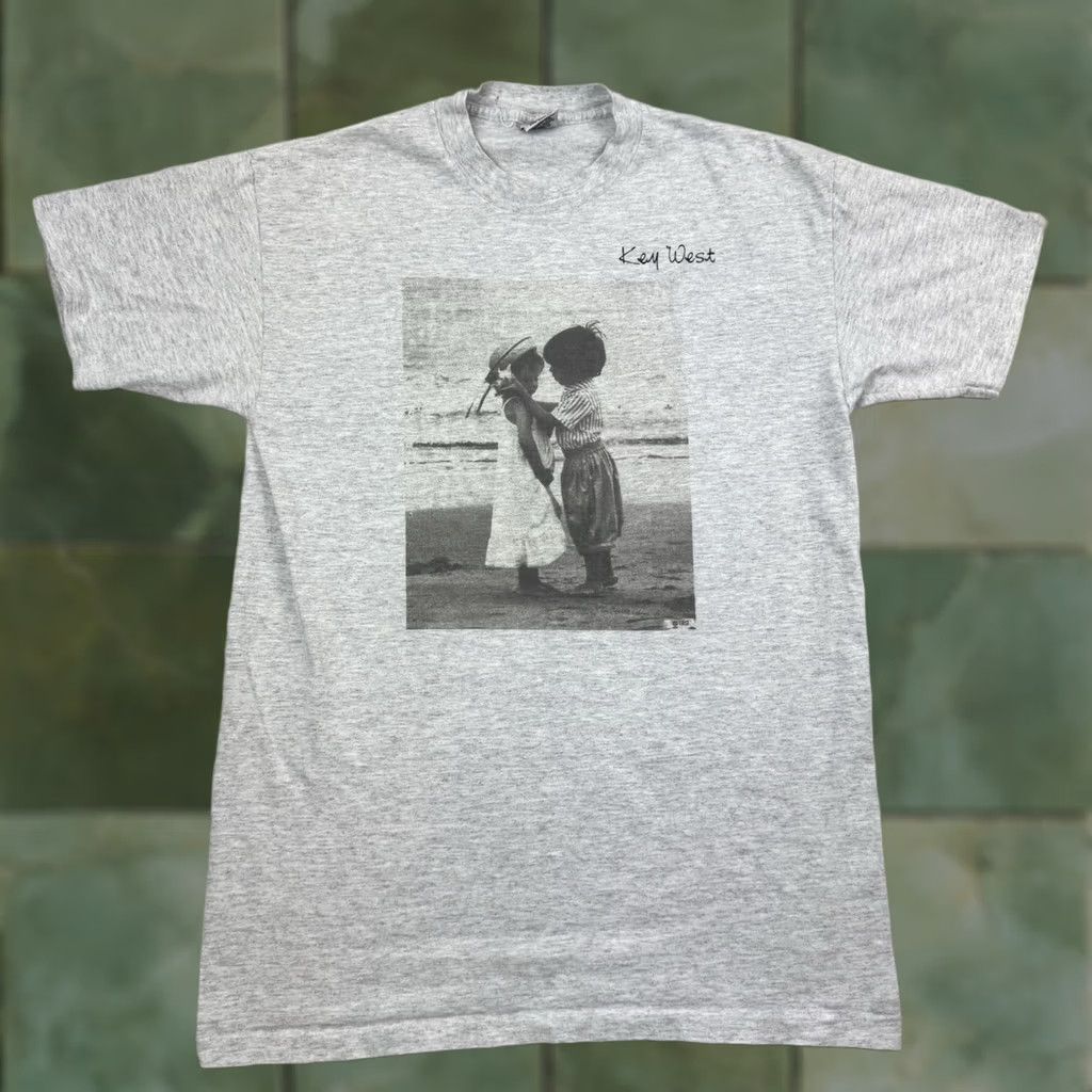 Vintage VINTAGE Signal T-Shirt Adult L Gray Nature Beach 90s Men Shirt Size US L / EU 52-54 / 3 - 1 Thumbnail