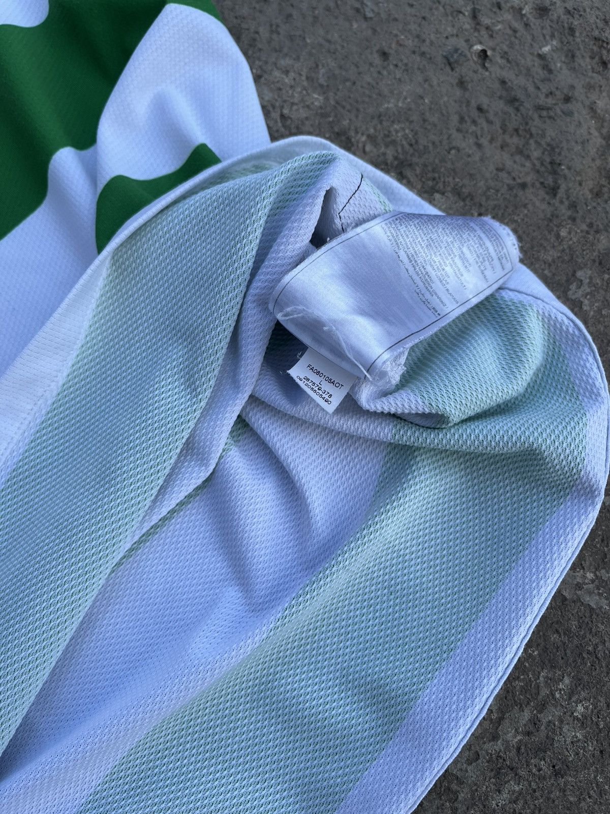 Nike 🍀NIKE VINTAGE CELTIC 2008-10 SOCCER FOOTBALL STRIPED JERSEY Size US L / EU 52-54 / 3 - 9 Thumbnail