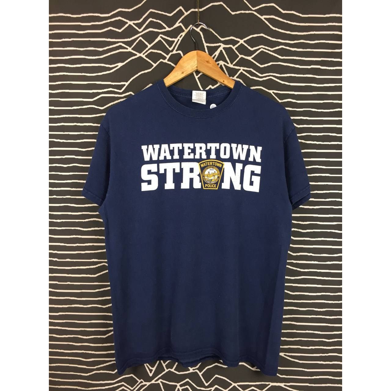 Gildan × Vintage Watertown Police Strong Watertown Police Foundation Tee Size US M / EU 48-50 / 2 - 1 Thumbnail