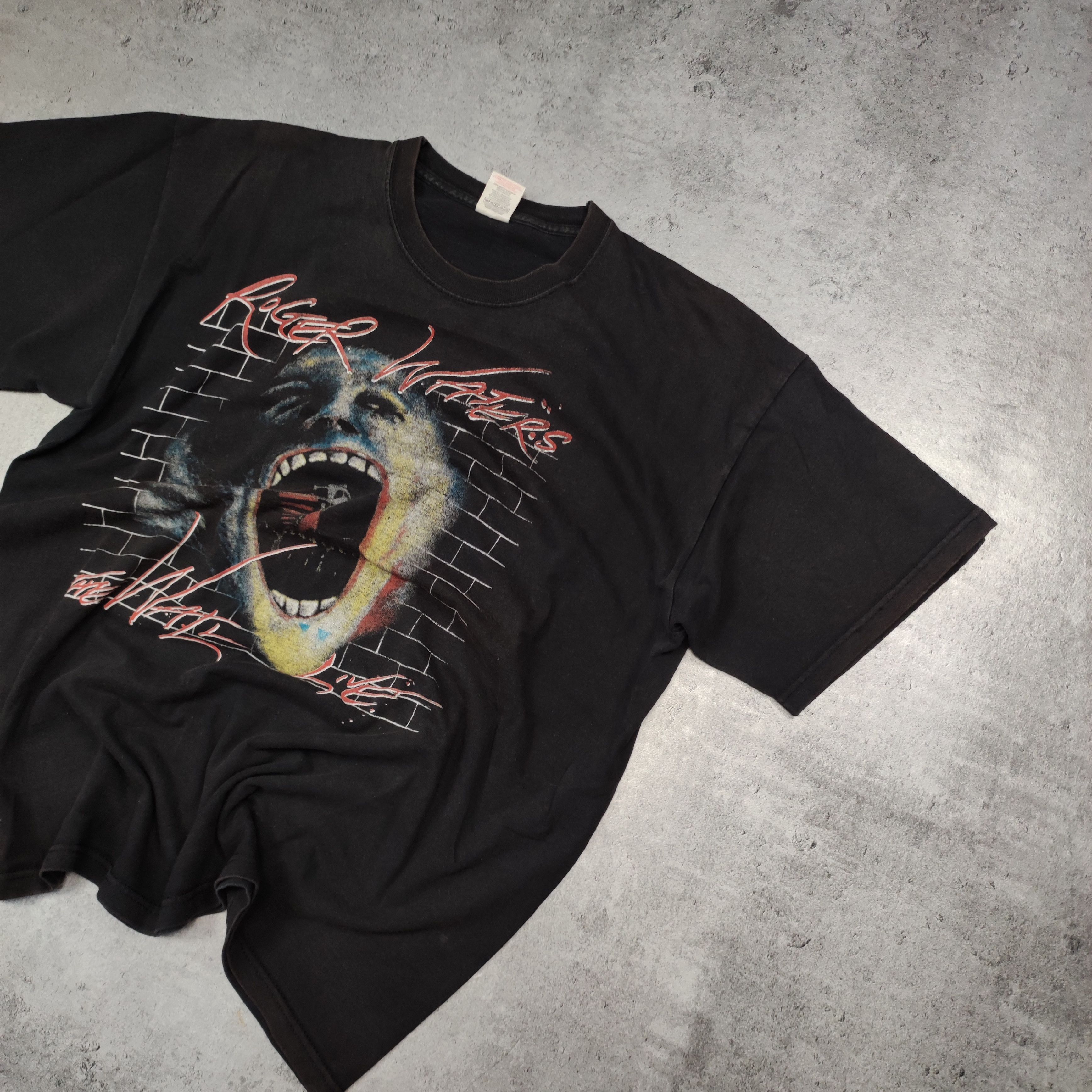 Band Tees × Vintage Vintage RARE Roger Waters Live Merch Tour Promo Tee Size US XL / EU 56 / 4 - 2 Thumbnail