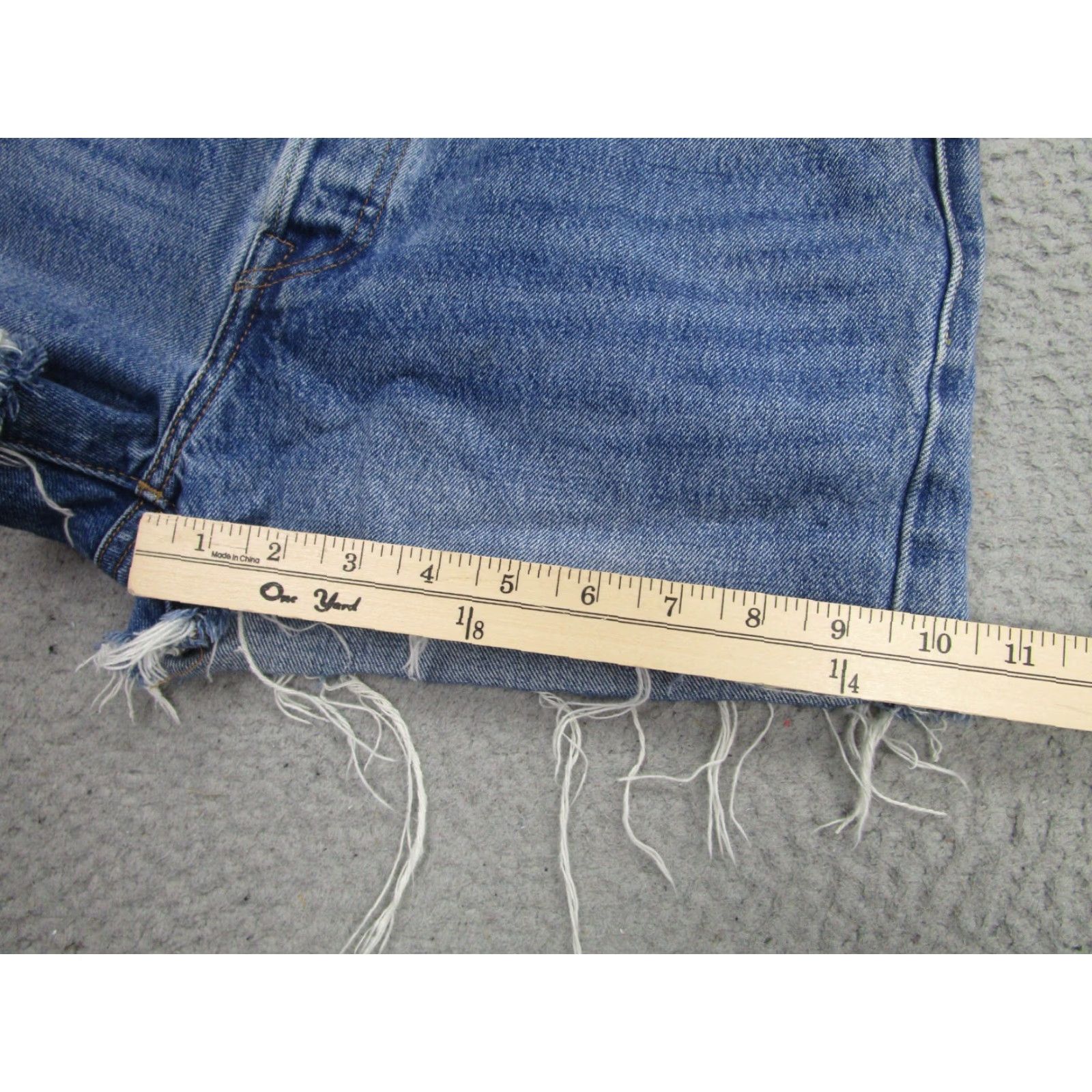 Levi's VINTAGE Levis 501 Premium Shorts Womens 28 Blue Denim High Rise Cutoff Frayed Big E 90s Size 28" / US 6 / IT 42 - 7 Thumbnail