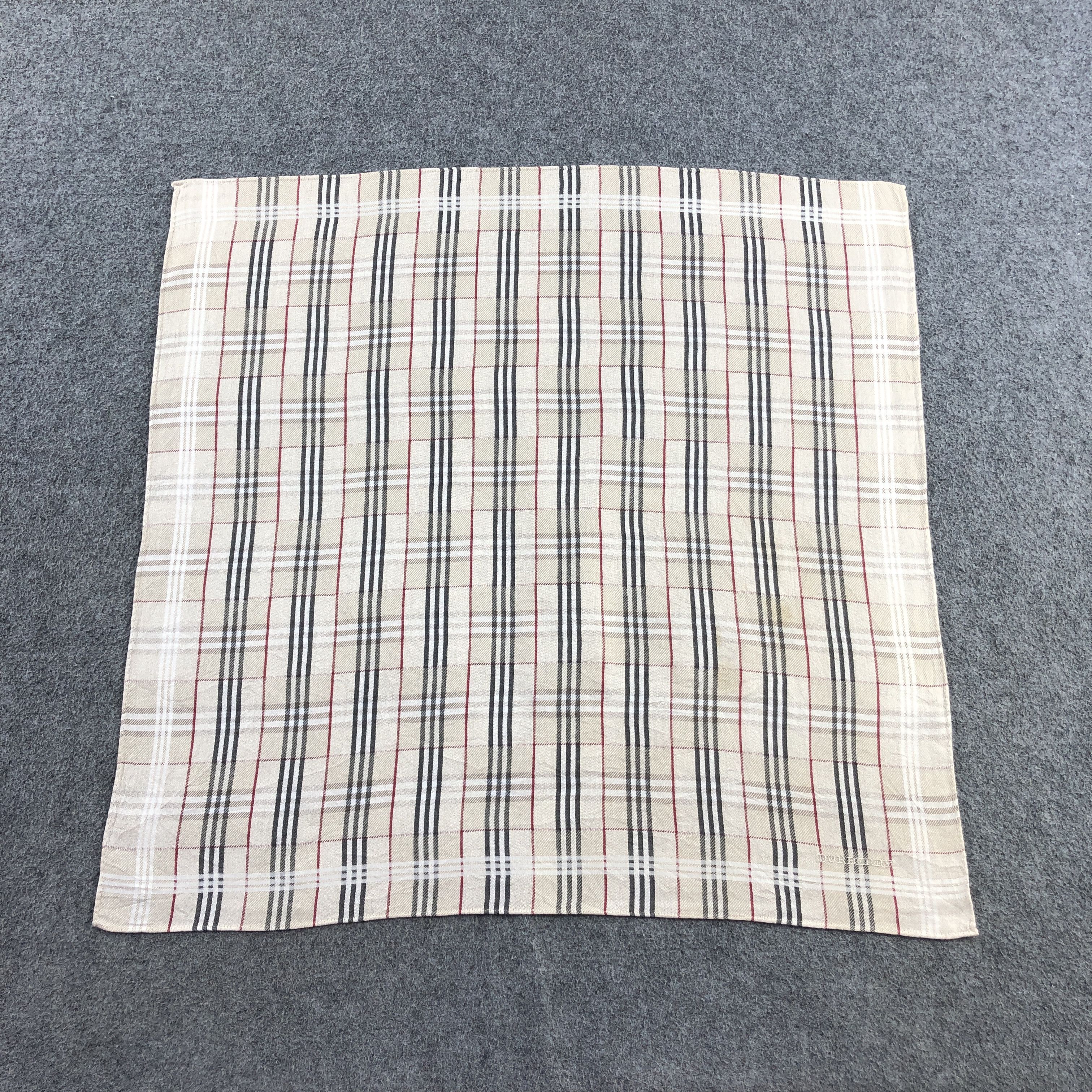 Burberry Burberrys Nova Check Handkerchief Bandana Neckerchief H2628 Size ONE SIZE - 1 Thumbnail
