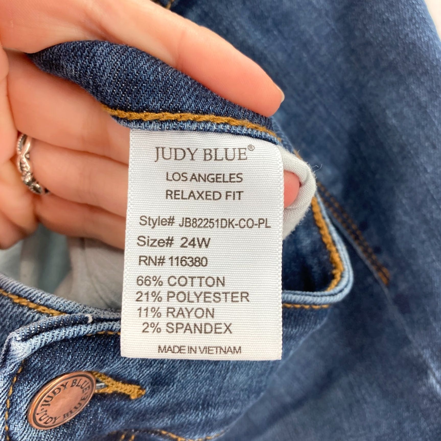 Denime Judy Blue Shorts Women's 24W Slit Cut-Off Denim Distressed Stretch Blue Relaxed Fit 5-Pocket Casual/Workwear Size 42" / US 20 - 4 Thumbnail