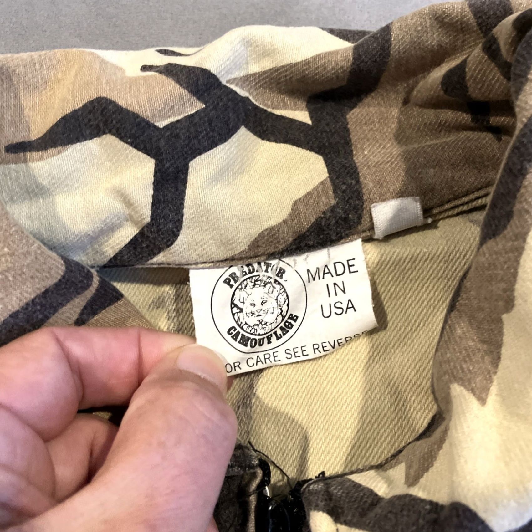 Vintage VINTAGE Predator Camouflage Full Zip Hunting Coat Men's Large Coat Size US L / EU 52-54 / 3 - 5 Thumbnail