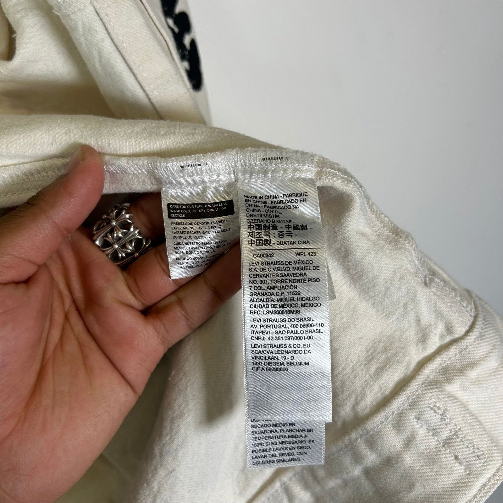 DENIM TEARS Denim Tears White Wreath Denim Jacket Size US XL / EU 56 / 4 - 4 Thumbnail