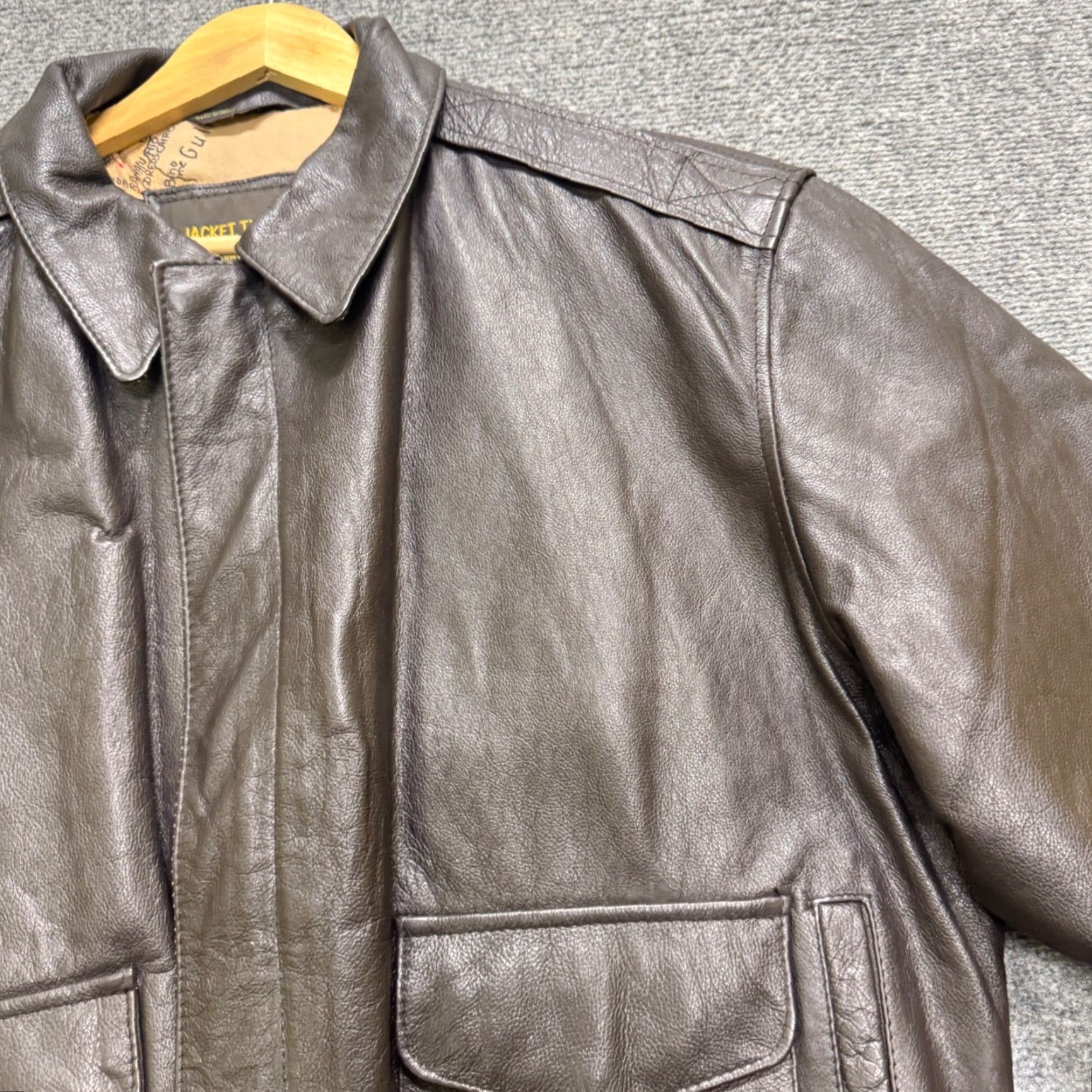 Avirex VINTAGE Avirex A-2 Jacket Mens XL Brown Leather Flight Bomber Air USA 90s print Size US XL / EU 56 / 4 - 7 Thumbnail