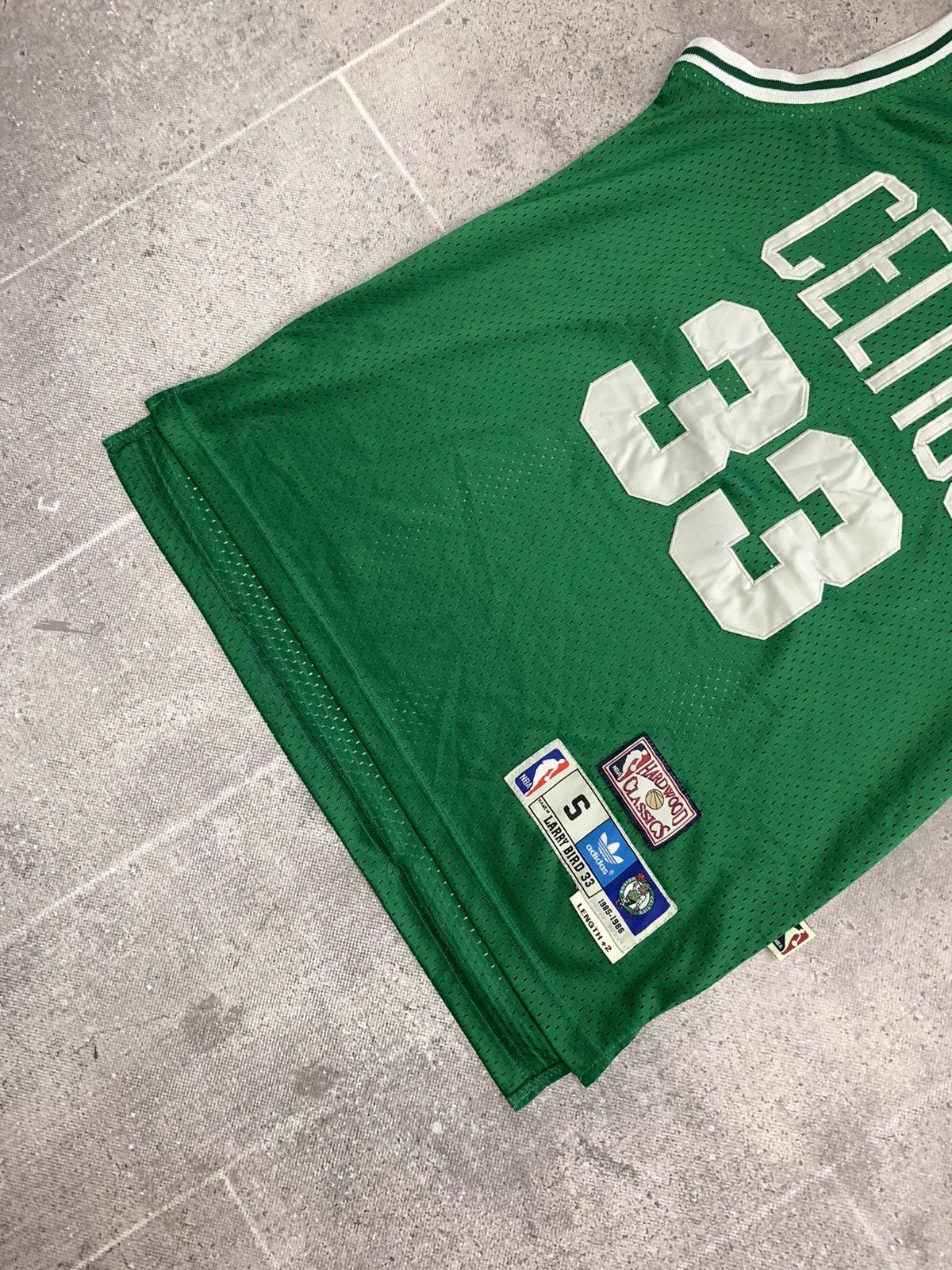 NBA × Vintage Vintage Celtic Bird 33 Adidas jersey Y2K NBA JERSEY Size US S / EU 44-46 / 1 - 6 Thumbnail