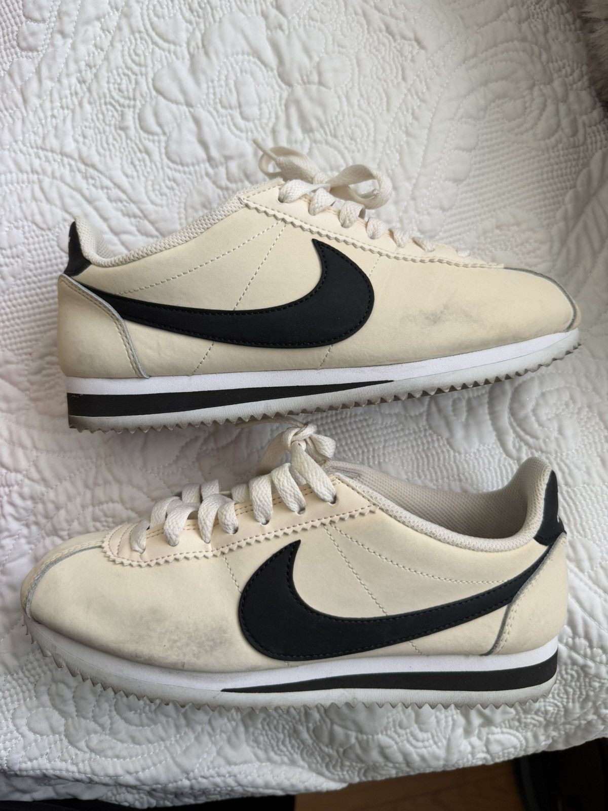 Nike Nike Cortez Womens sz 7 Size US 7 / IT 37 - 1 Thumbnail