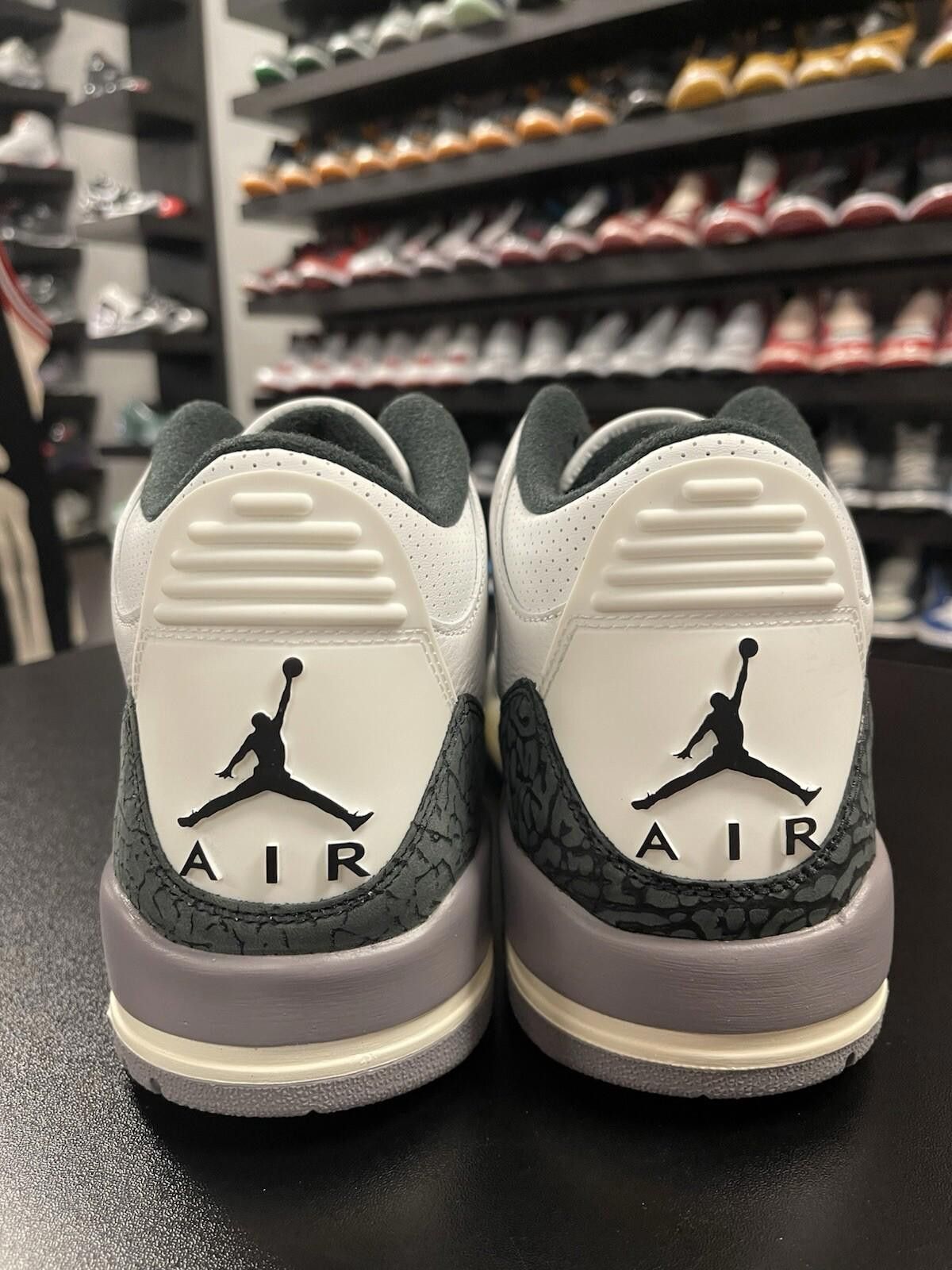 Nike Size 11 - Nike Air Jordan 3 Retro Cement Grey CT8532-106 Size US 11 / EU 44 - 4 Thumbnail