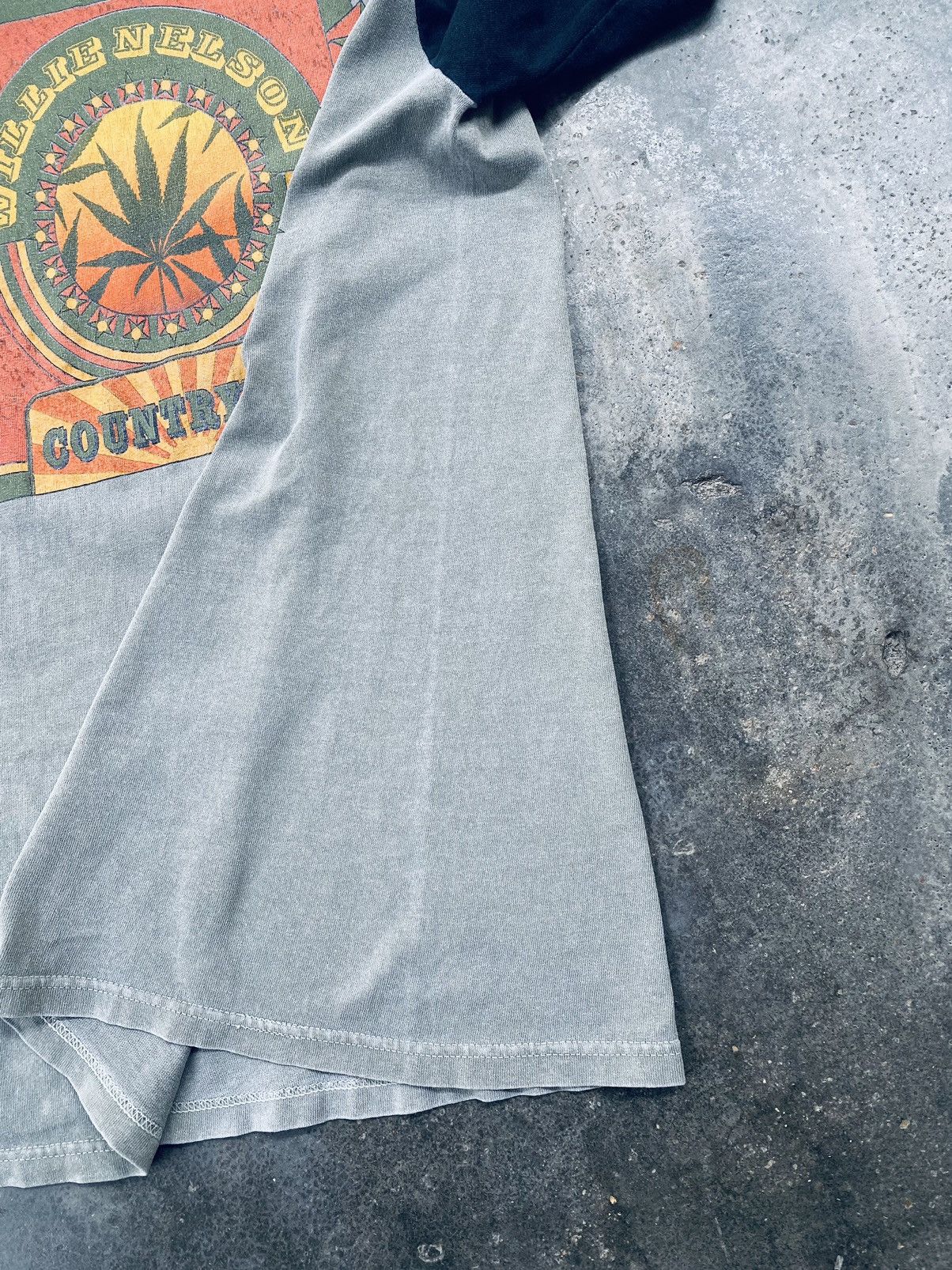 Band Tees Vintage Willie Nelson Band Cannabis Distressed Tees Size US M / EU 48-50 / 2 - 13 Thumbnail