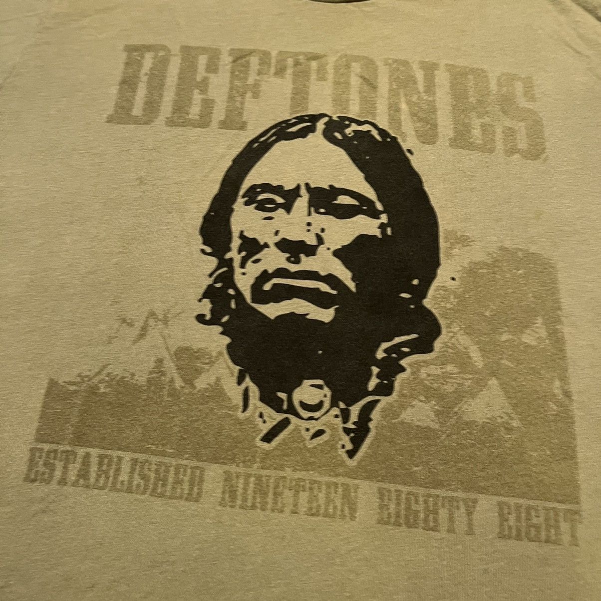 Band Tees Vintage 2000s Deftones Comanche Indian Band Est T Shirt Rare Size US L / EU 52-54 / 3 - 3 Thumbnail