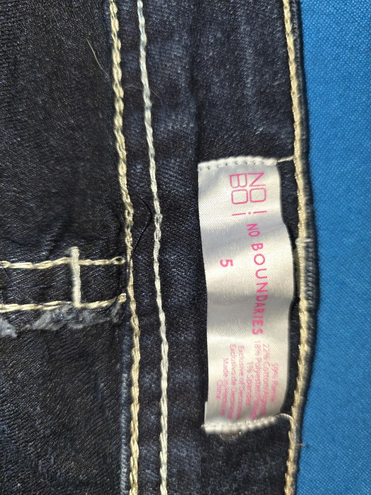 Designer No Boundaries Women's Dark Wash Denim Jeans - Size 5 Size 27" / US 4 / IT 40 - 3 Thumbnail