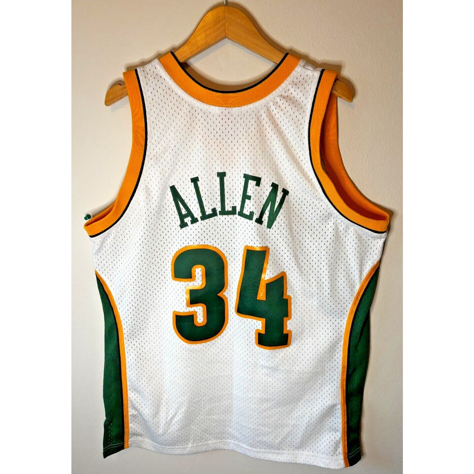 Mitchell & Ness 2006-07 Ray Allen #34 Supersonics Mitchell & Ness Jersey Size US L / EU 52-54 / 3 - 4 Thumbnail