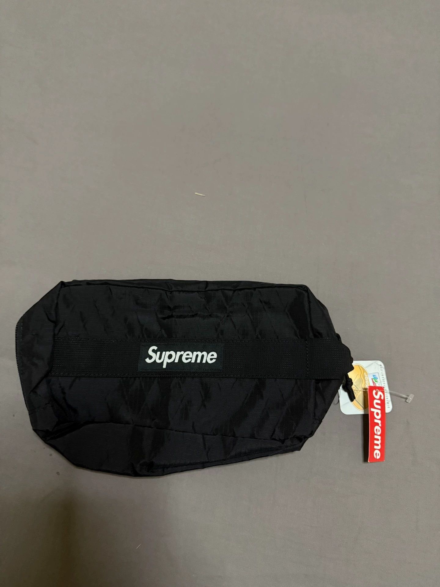 Supreme Supreme Toiletry Bag Black New With Red Tag Size ONE SIZE - 2 Thumbnail