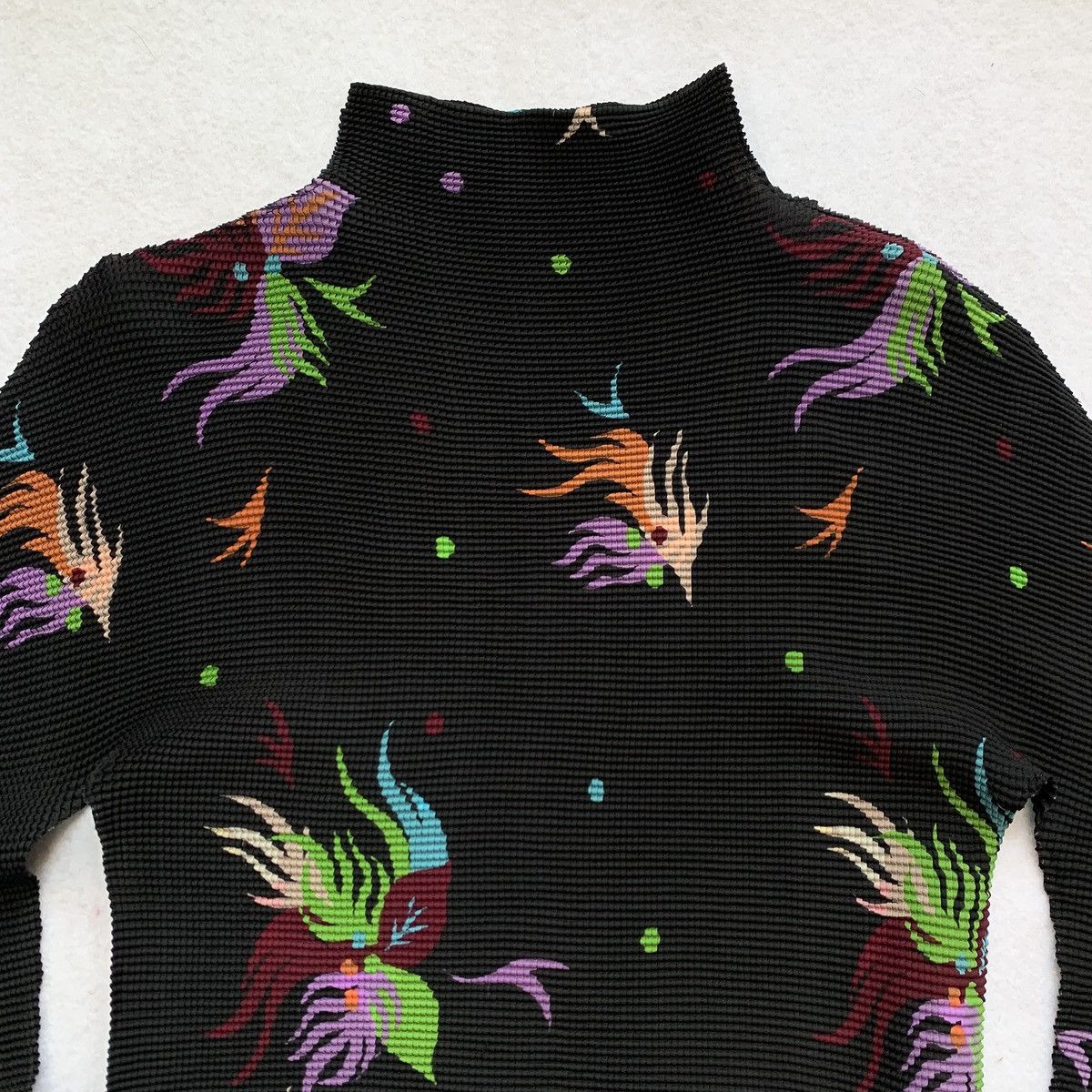 Issey Miyake Issey Miyake me SS2005 PhoenixOrigami Pleated Turtleneck Top Size S / US 4 / IT 40 - 2 Thumbnail