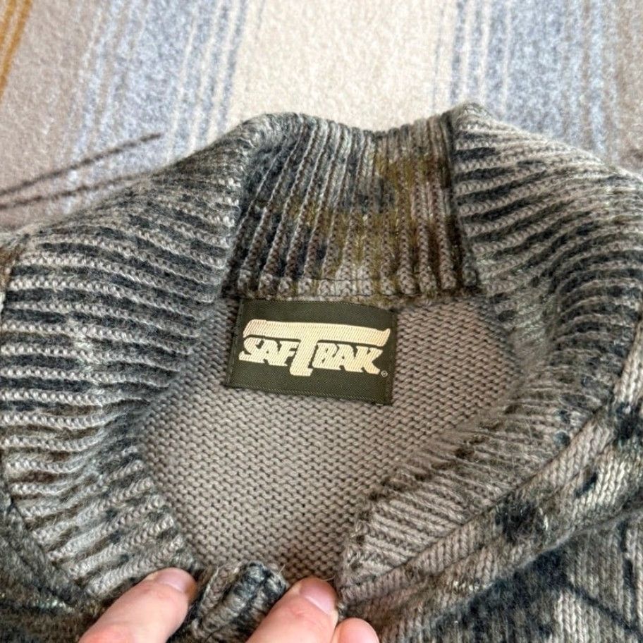 SafTbak VINTAGE Saftbak Camouflage Wool Pullover Sweater Men’s L Camouflage 90s Outdoor Hunting Winter Fall Size US L / EU 52-54 / 3 - 2 Thumbnail