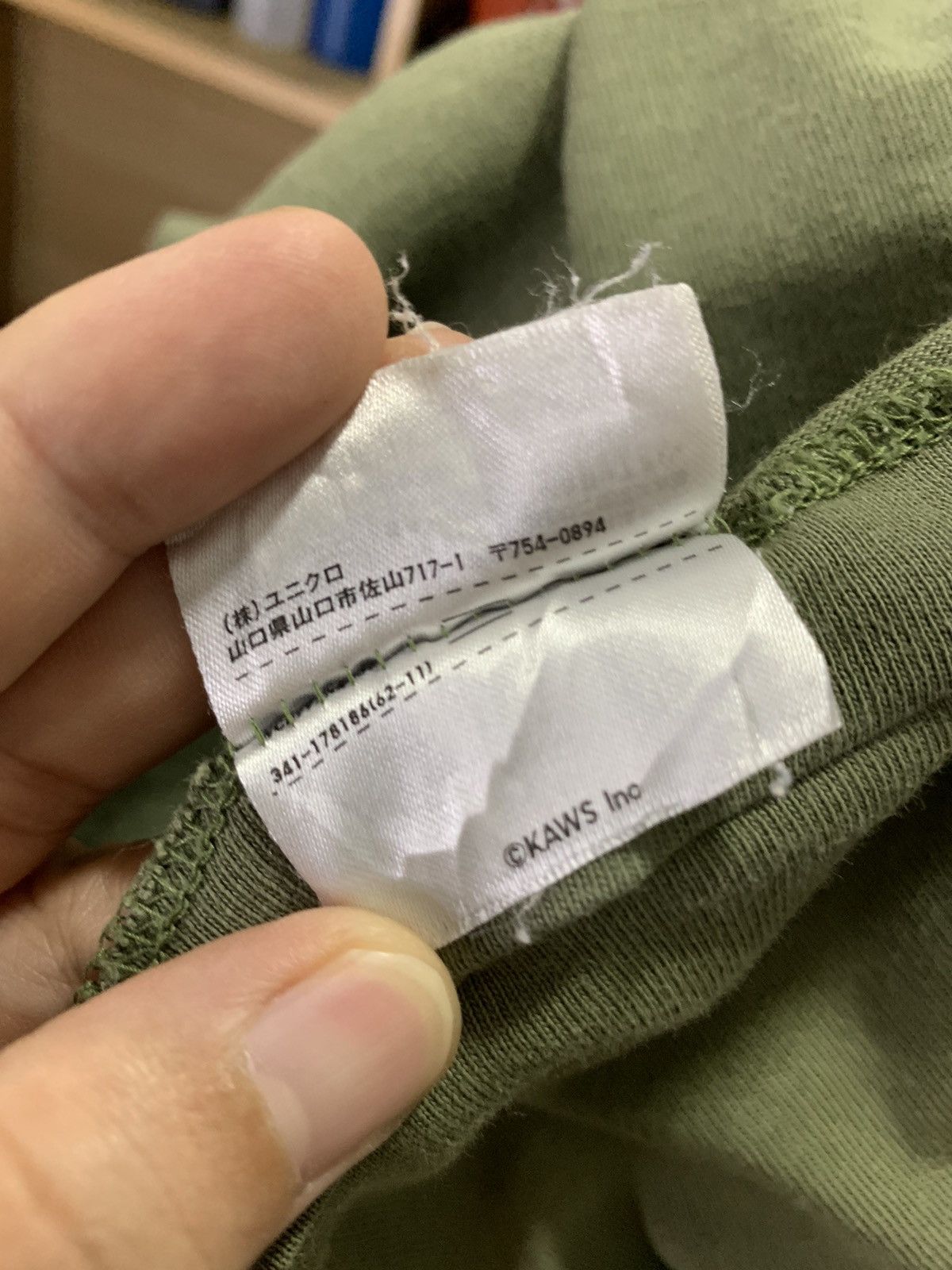 Japanese Brand Vintage Uniclo Collab kaws pocket tee Size US XL / EU 56 / 4 - 14 Thumbnail