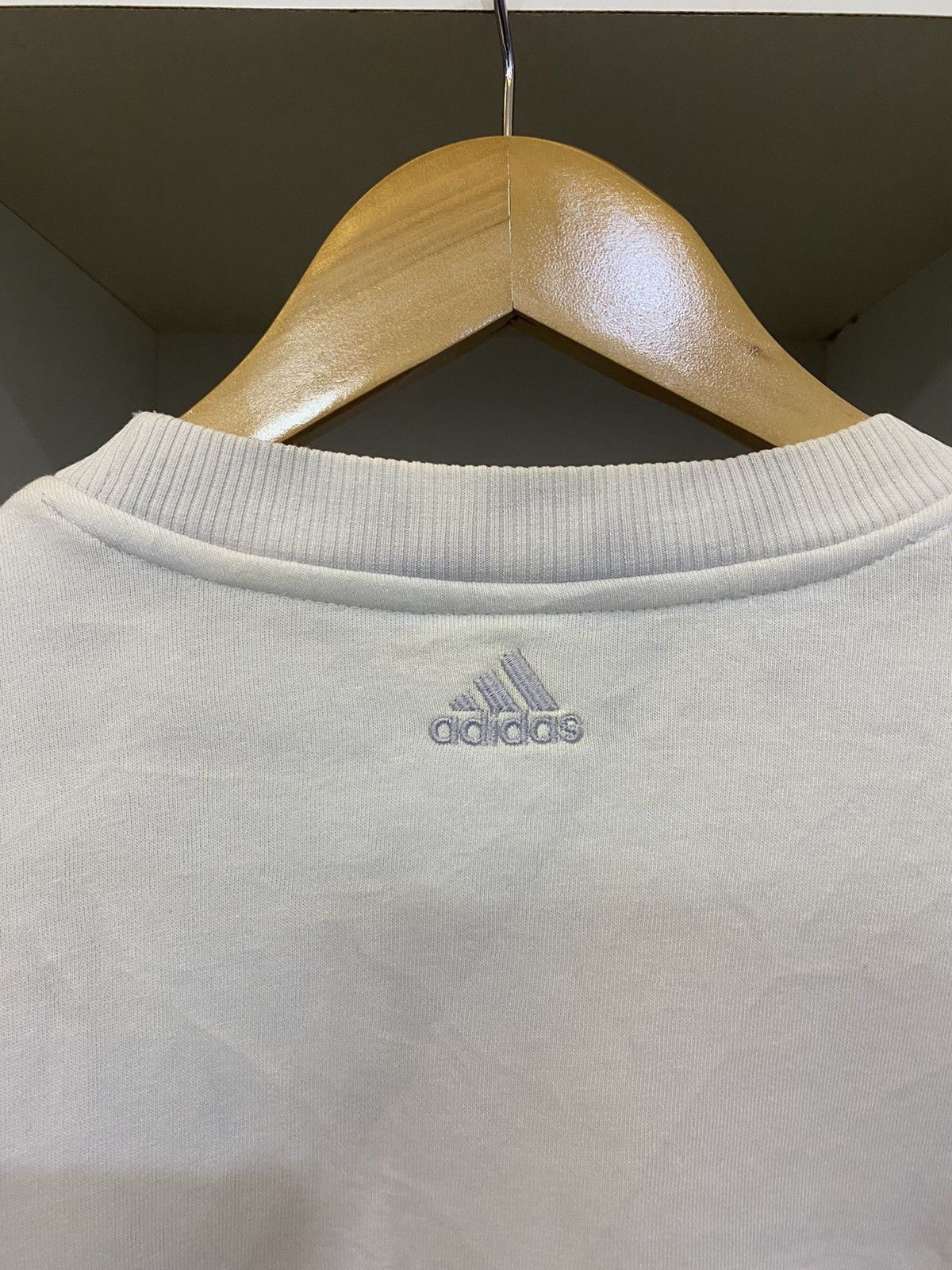 Adidas Adidas Embroidery Logo Sweatshirt Size US L / EU 52-54 / 3 - 5 Thumbnail