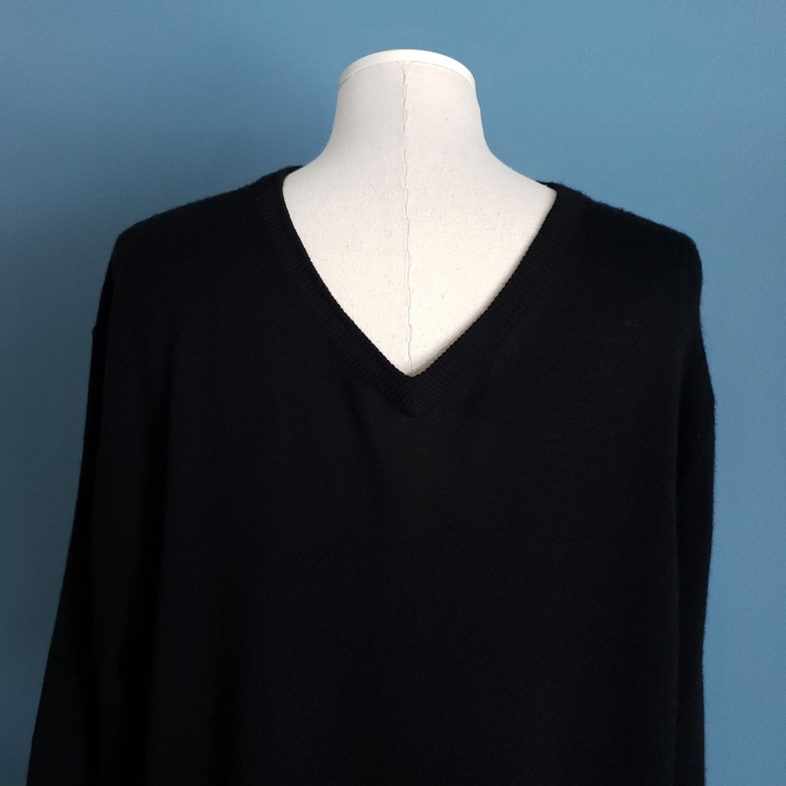 Calvin Klein Calvin Klein Merino Wool V-Neck Sweater Size US L / EU 52-54 / 3 - 2 Thumbnail