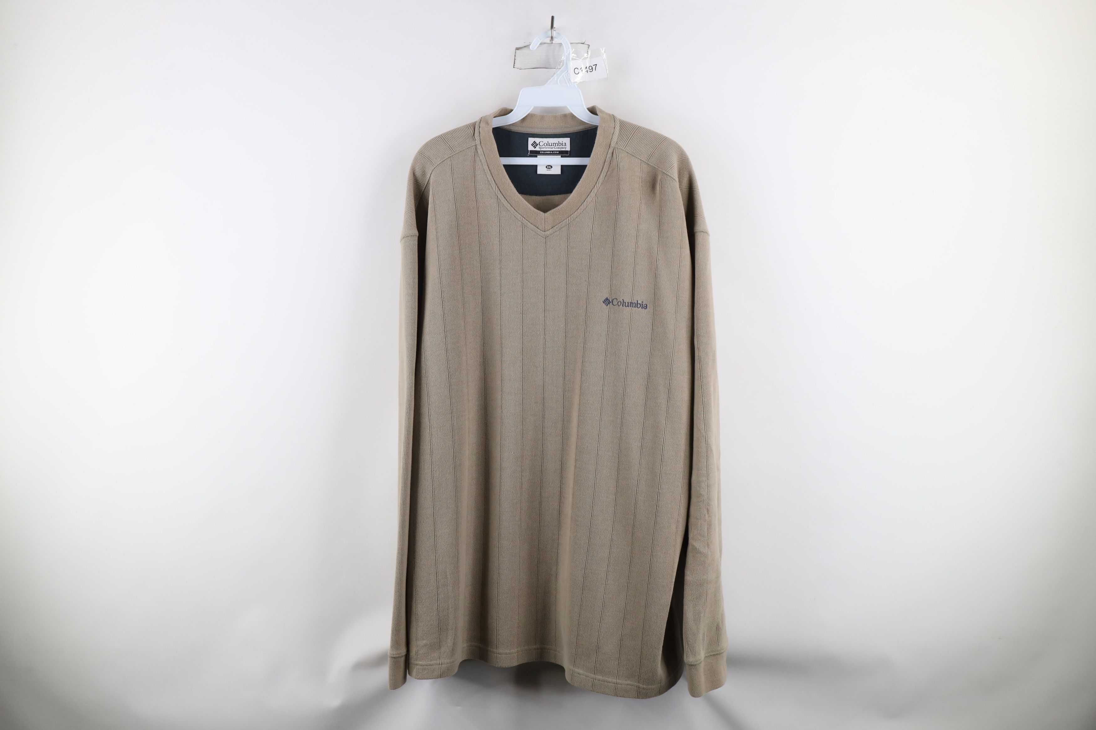 Columbia × Vintage Vintage Columbia Spell Out Ribbed Knit V-Neck Sweater Beige Size US XXL / EU 58 / 5 - 1 Thumbnail