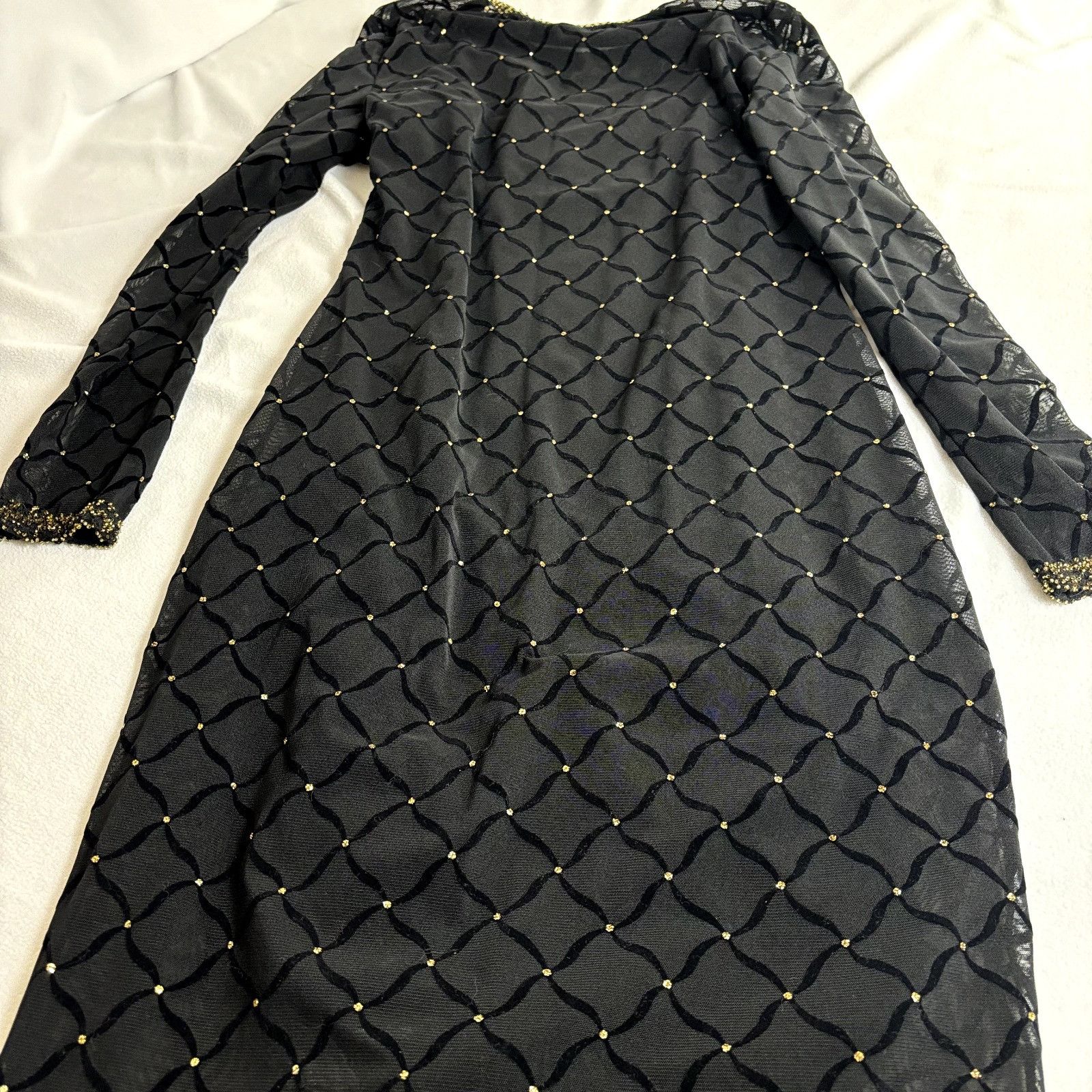Nissan Nissa Black Long Sleeve Diamond Pattern, Gold Beaded Necklin Size M / US 6-8 / IT 42-44 - 3 Thumbnail