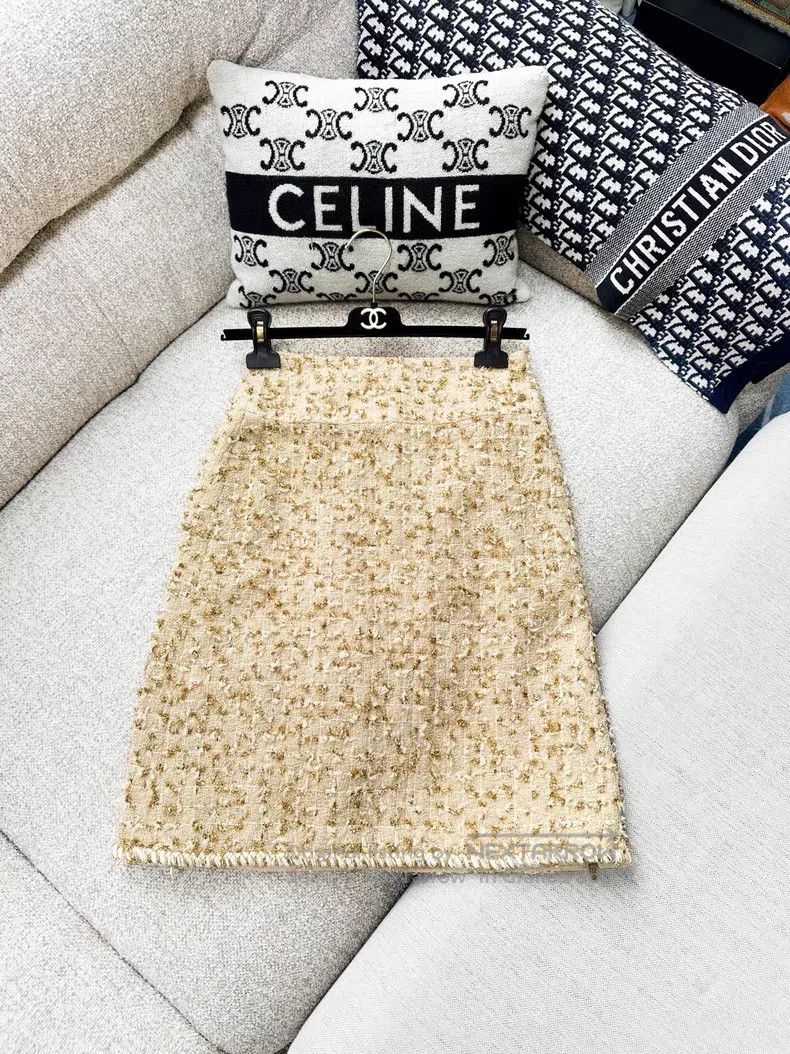 Chanel Chanel 19S Beach Series Golden Tassel Glitter Knitted Skir Size 42" / US 20 - 1 Thumbnail