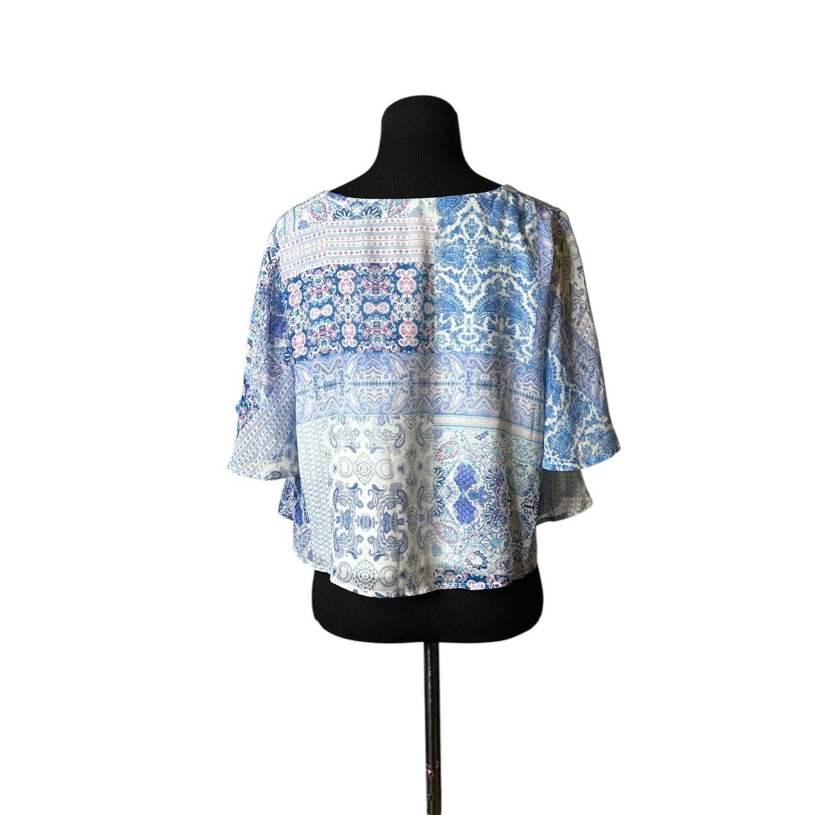 Show Me Your MuMu Show me your Mumú white blue print cropped blouse size XS Size XS / US 0-2 / IT 36-38 - 16 Thumbnail
