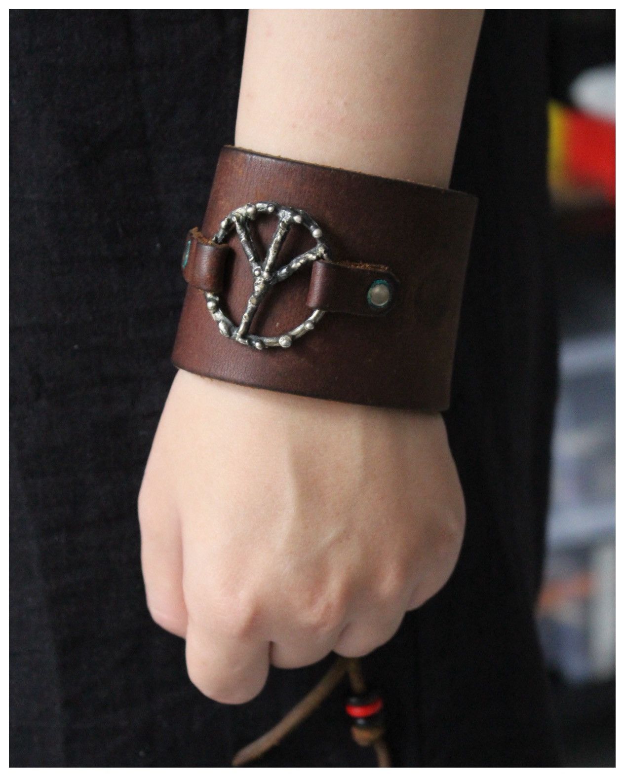 Vintage 2000S JAPANESE MADE PEACE METAL LOGO LEATHER CUFF Size ONE SIZE - 2 Thumbnail