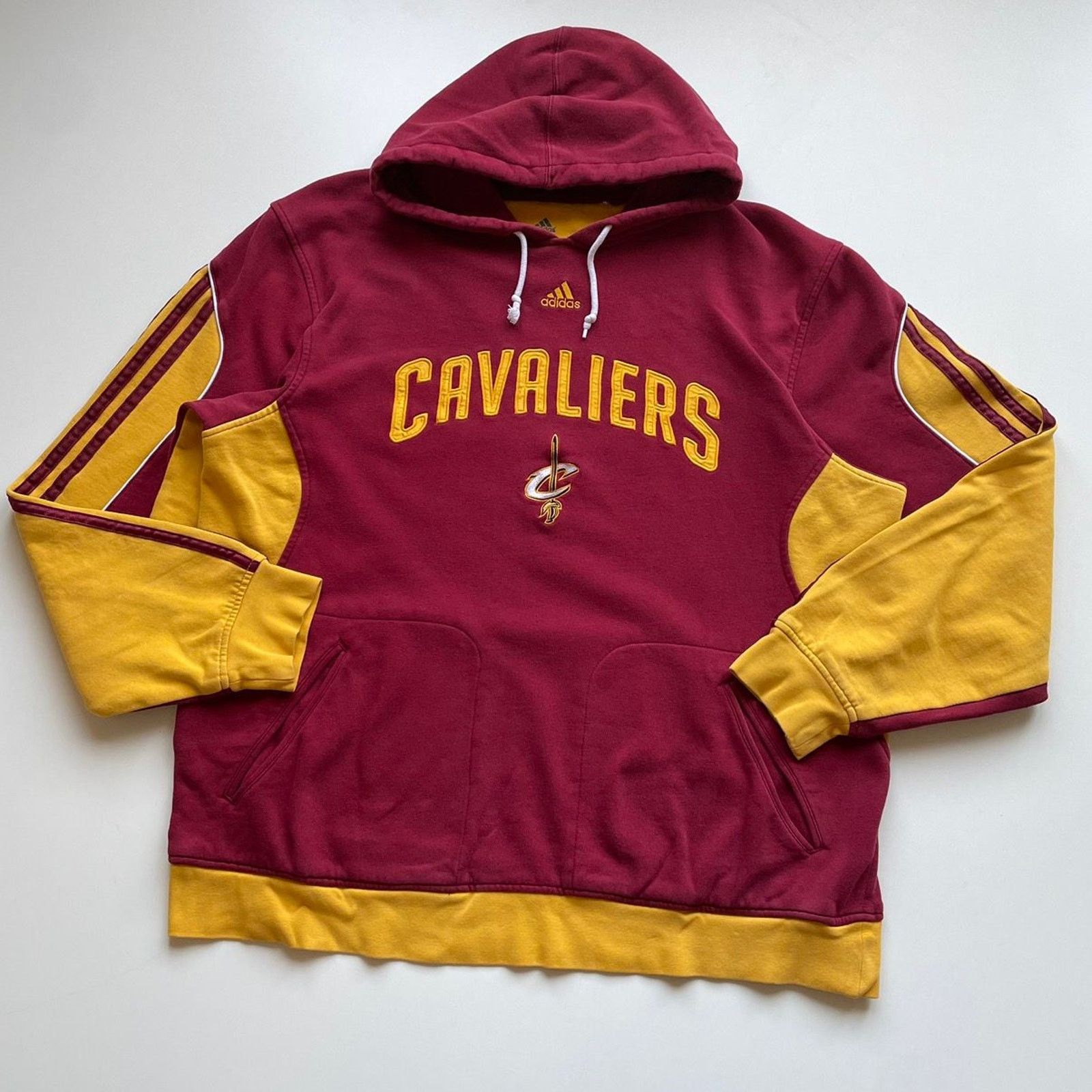 Adidas Vintage Y2K Adidas Cleveland Cavaliers NBA Graphic Hoodie XL Size US XL / EU 56 / 4 - 1 Thumbnail