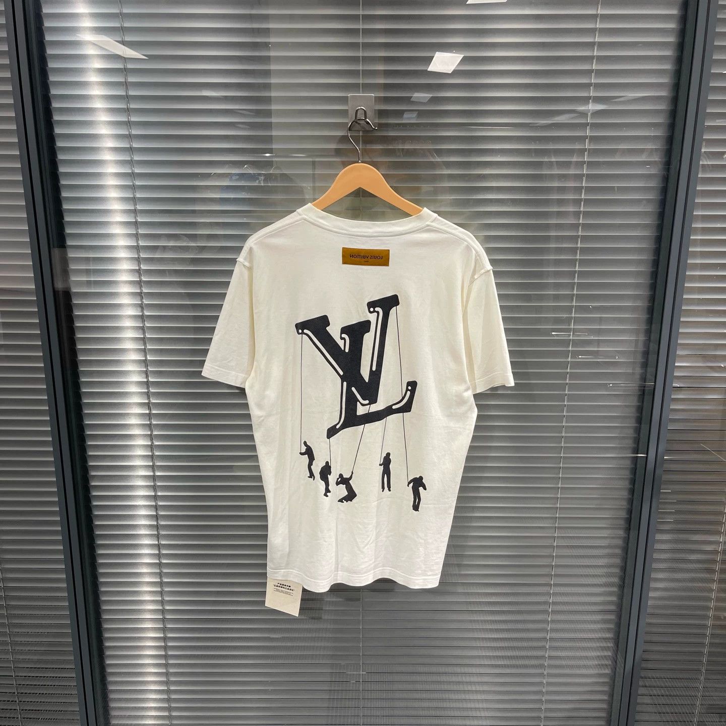 Louis Vuitton LV Paratrooper Print Short Sleeve Tee L Size US L / EU 52-54 / 3 - 2 Thumbnail