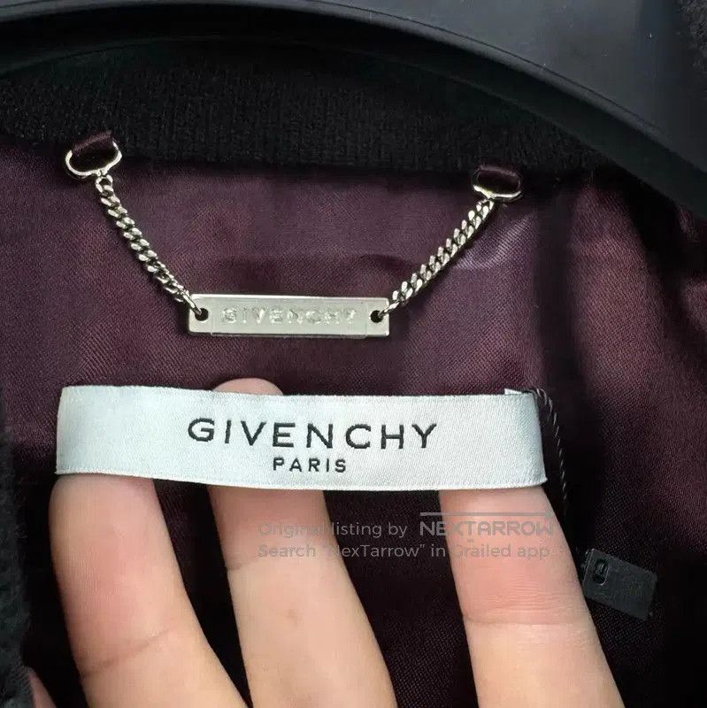 Givenchy Givenchy Women’s Black Graphic Bomber Jacket . Size S / US 4 / IT 40 - 6 Thumbnail