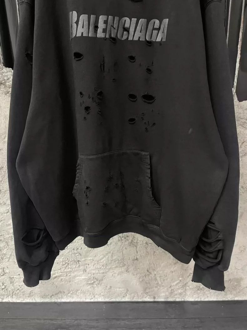 Balenciaga Balenciaga Black Distressed Hoodie Sweatshirt Size US S / EU 44-46 / 1 - 4 Thumbnail