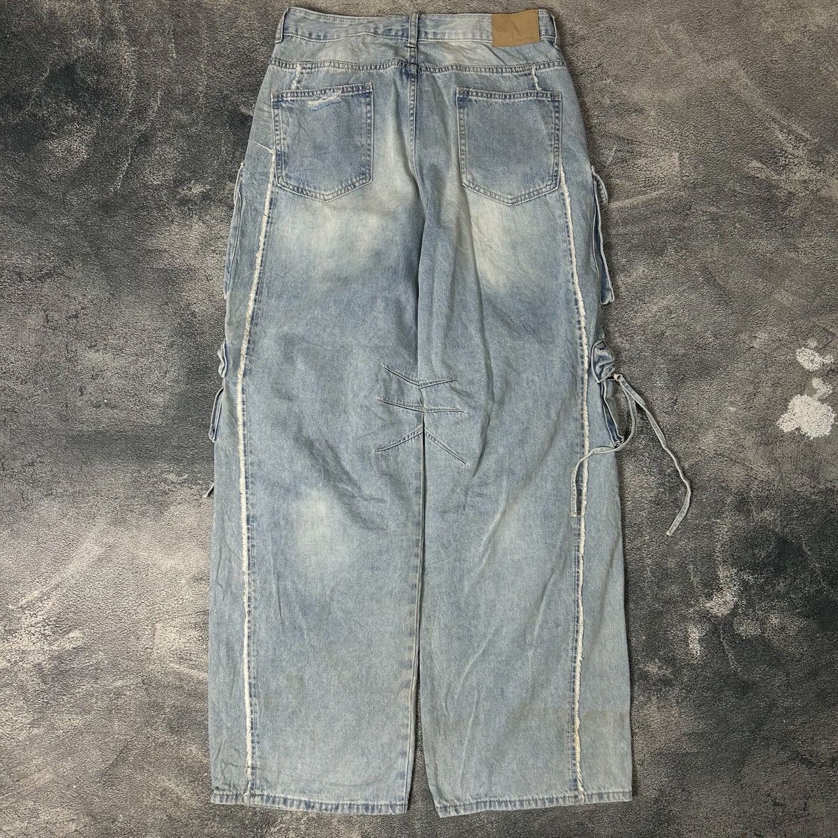 Japanese Brand Y2k Chaorenebang buggy Cargo Multi Pocket Jeans Size US 32 / EU 48 - 2 Thumbnail