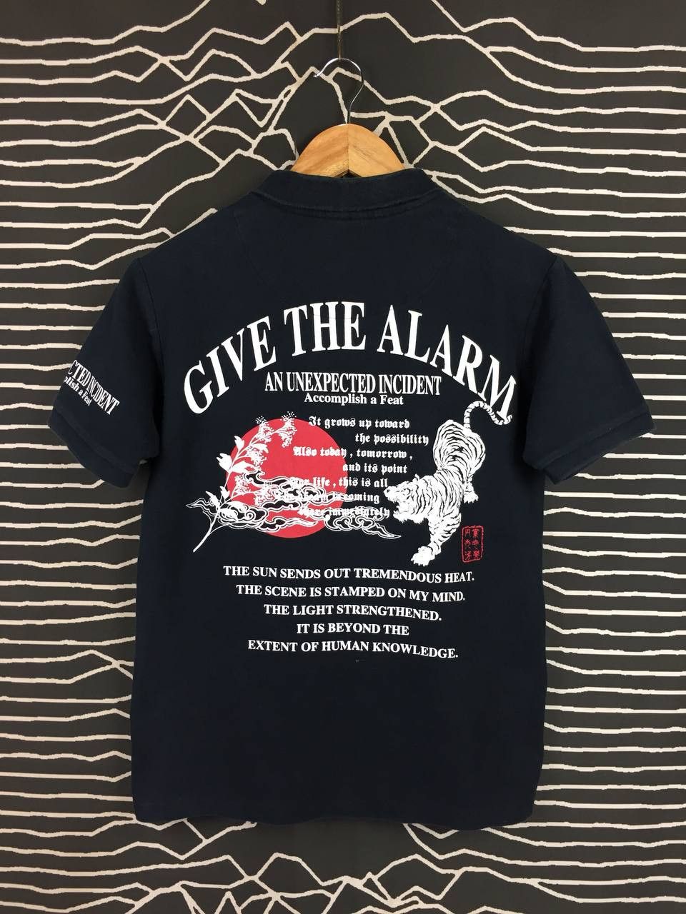 Japanese Brand Vtg VACHE Japan Give The Alarm Tiger Rising Sun Polo Shirt Size US M / EU 48-50 / 2 - 1 Thumbnail