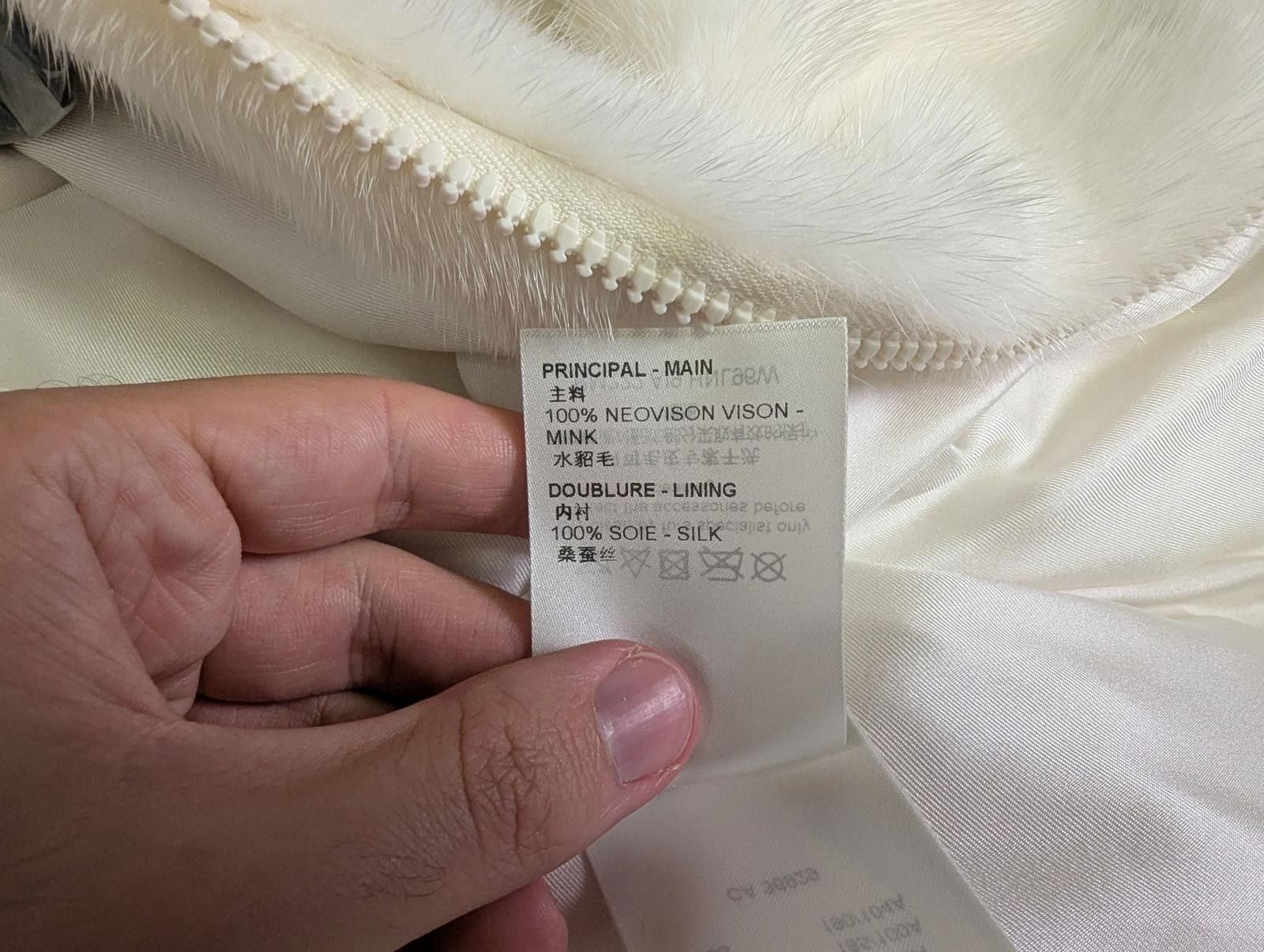 Louis Vuitton Louis Vuitton Mink Hoodie in White Size US XL / EU 56 / 4 - 11 Thumbnail