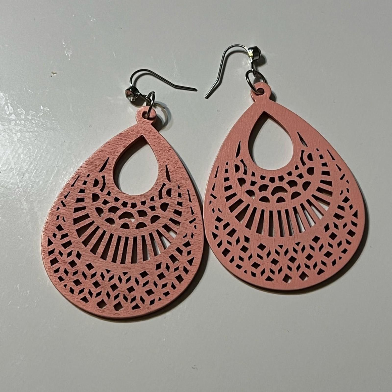 Handmade Light Pink Laser Cut Teardrop Earrings Size ONE SIZE - 2 Thumbnail