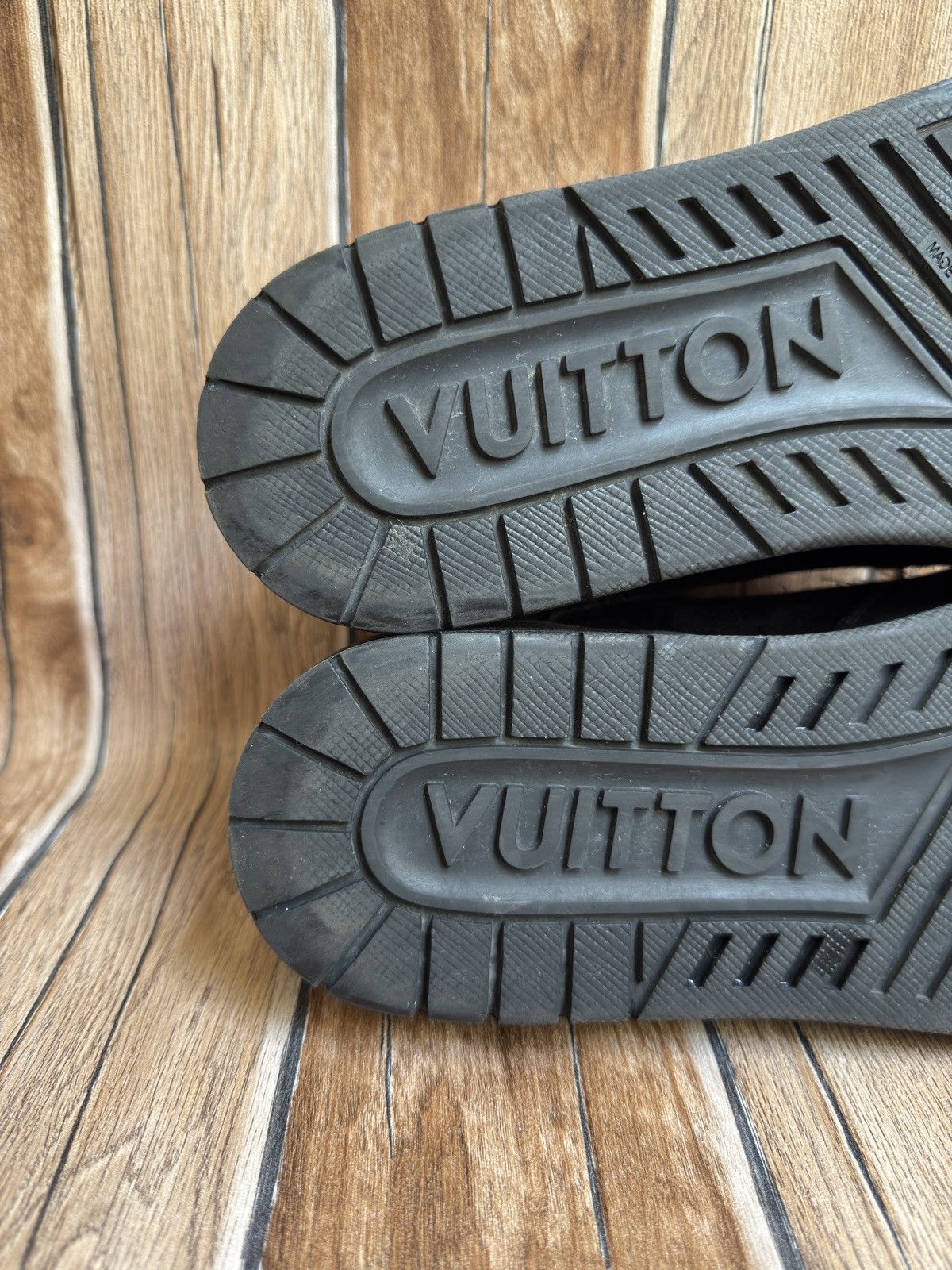 Louis Vuitton Suede lv trainers Size US 10 / EU 43 - 18 Thumbnail