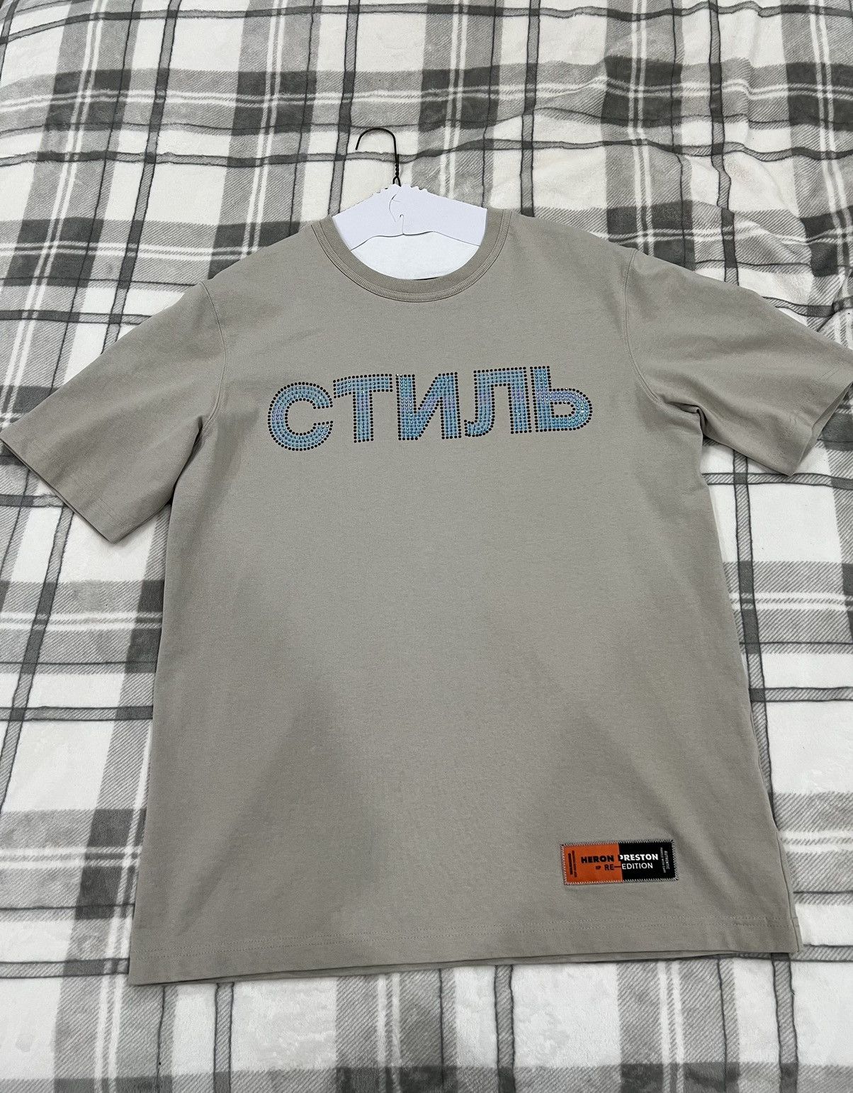 Heron Preston Heron Preston Russian Embellished Rhinestone Lettering Tee Size US S / EU 44-46 / 1 - 1 Thumbnail