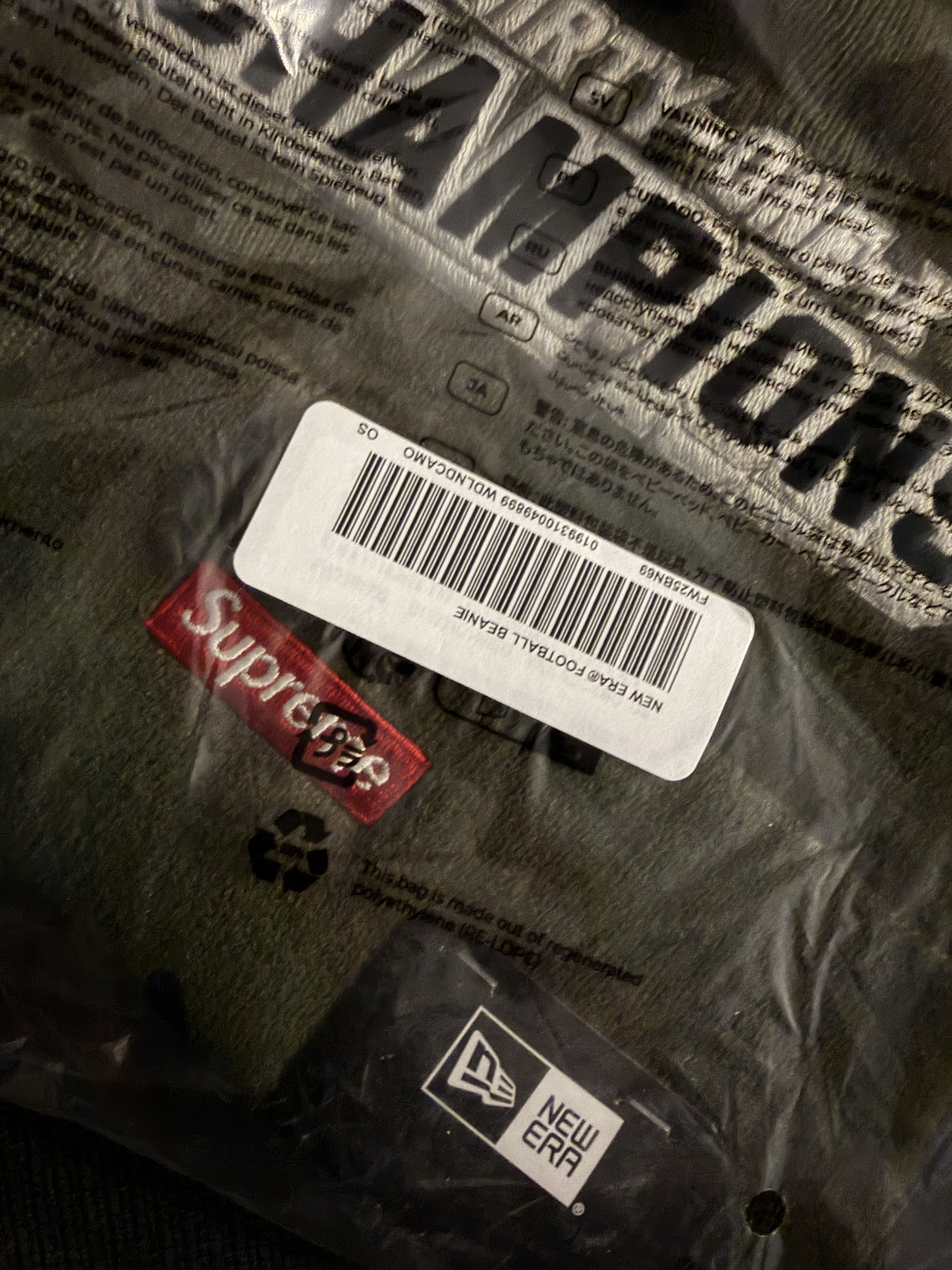 New Era × Supreme Football beanie Size ONE SIZE - 5 Thumbnail