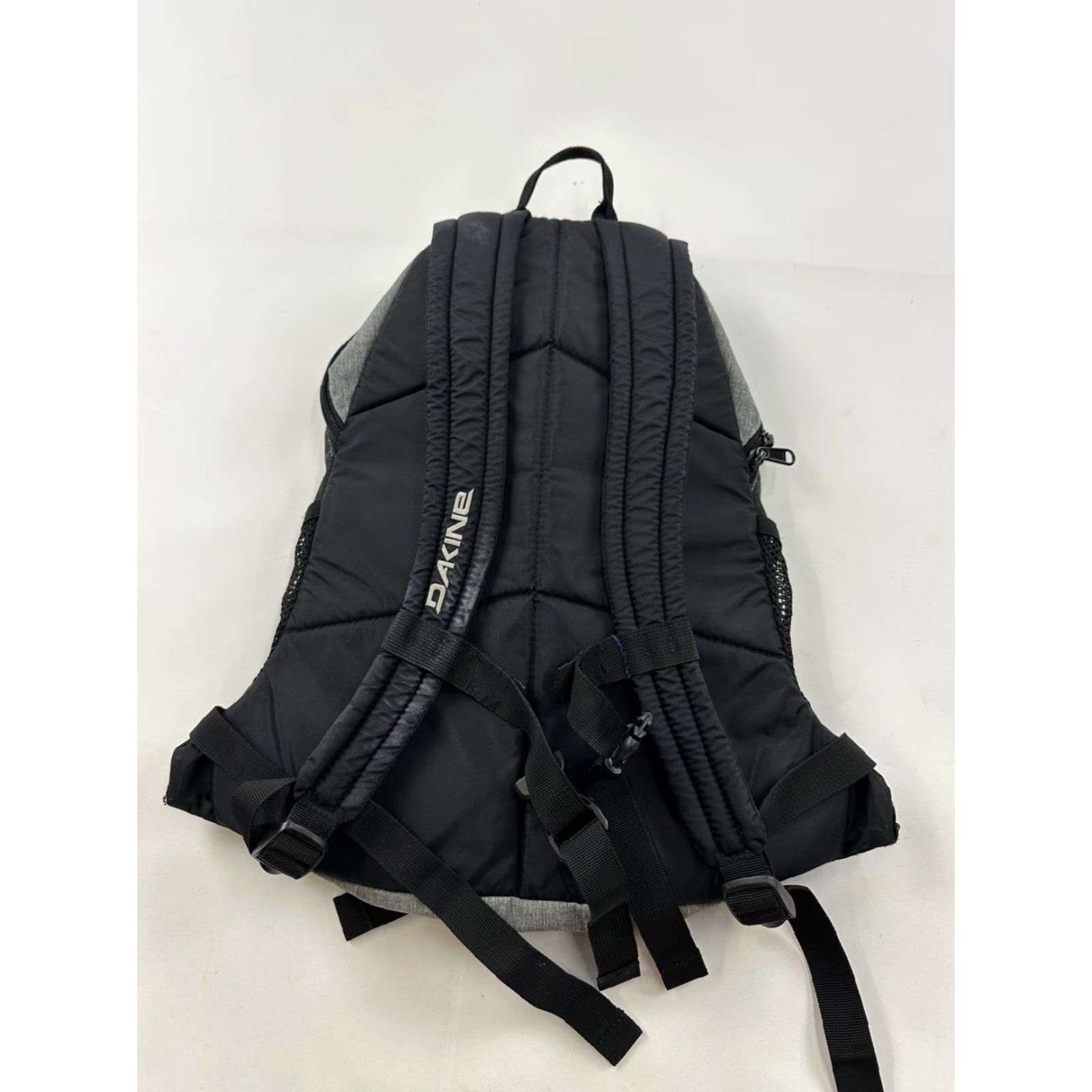 Dakine Dakine USA Theme Gray Backpack Zip Closure Double Straps User: Dakine USA Theme Gray Backpack with Double Straps and Zip Closure Size ONE SIZE - 3 Thumbnail