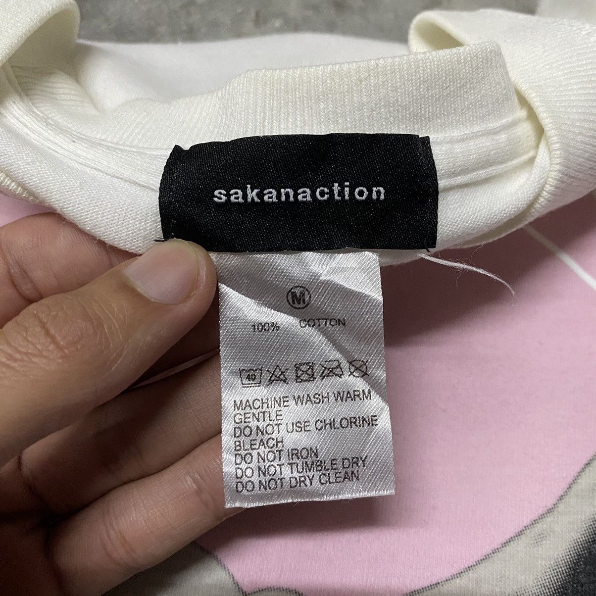 Band Tees SAKANACTION EUREKA HAND SIGN PHOTO TEE Size US M / EU 48-50 / 2 - 3 Thumbnail