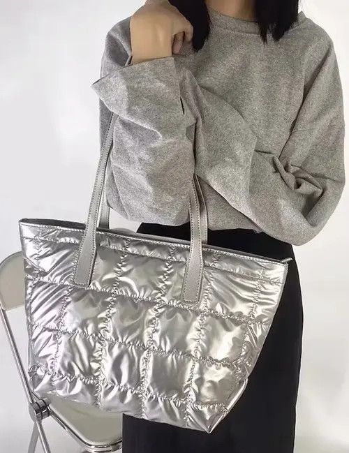 Japanese Brand Fashion y2k unisex quilted shoulder tote bag Size ONE SIZE - 2 Thumbnail