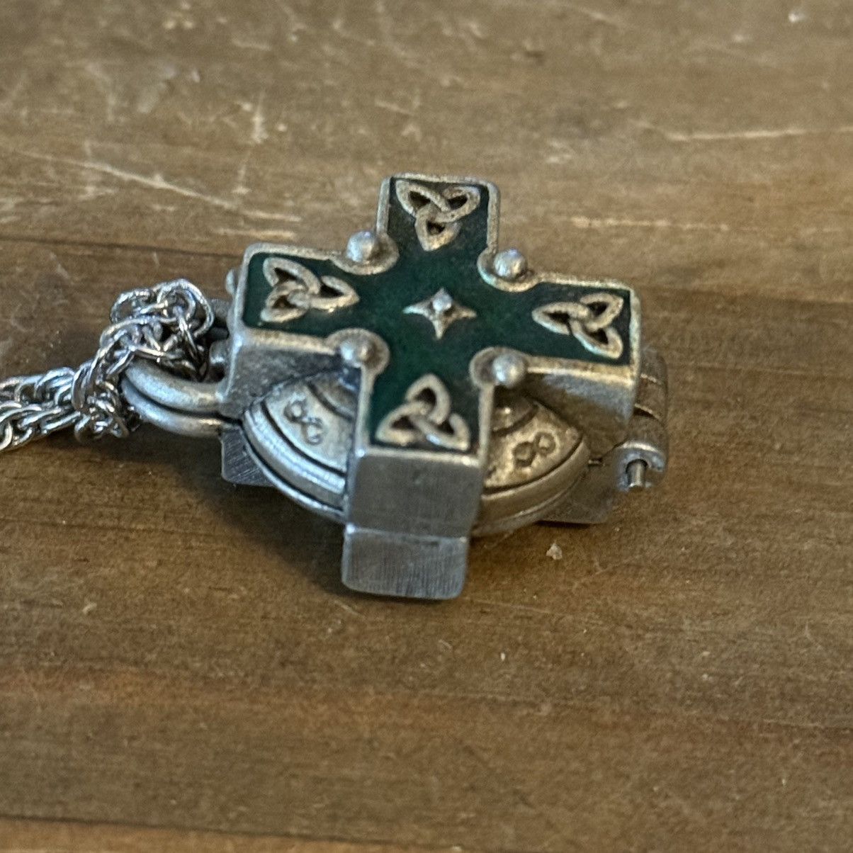 Other Silver tone Celtic cross memorial locket pendant necklace Size ONE SIZE - 4 Thumbnail