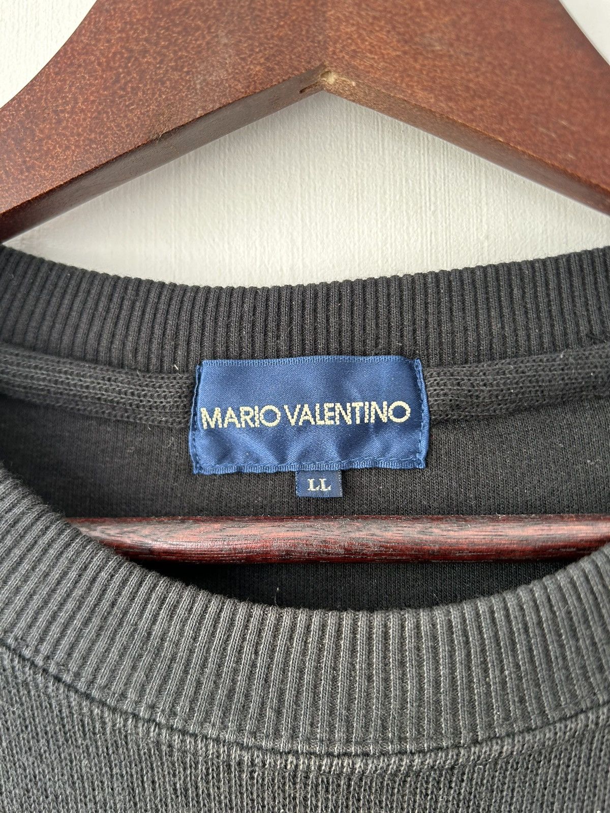 Mario Valentino Vintage Mario Valentino Spell Out Sweatshirt Size US L / EU 52-54 / 3 - 4 Thumbnail