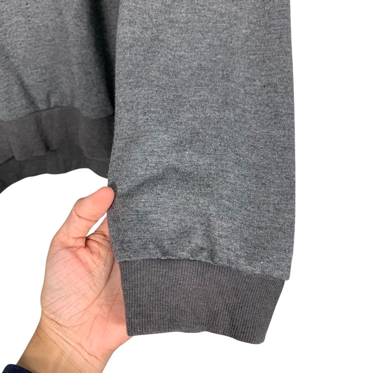 Guess GUESS Los Angeles Big Logo Crewneck Sweatshirt #1652-C74 Size US XL / EU 56 / 4 - 9 Thumbnail