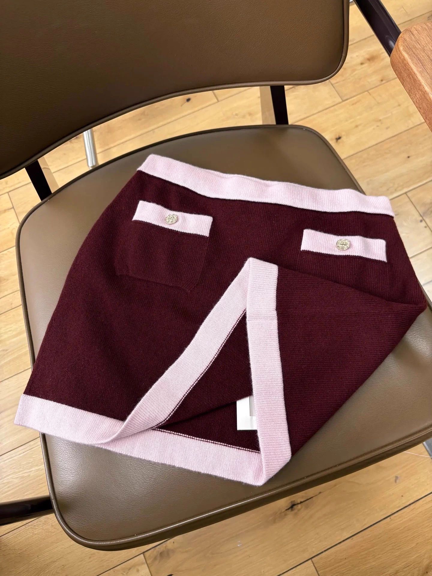 Chanel Chanel 25A Brown & Pink Cashmere Knit Mini Skirt 36 Size 26" / US 2 / IT 38 - 5 Thumbnail