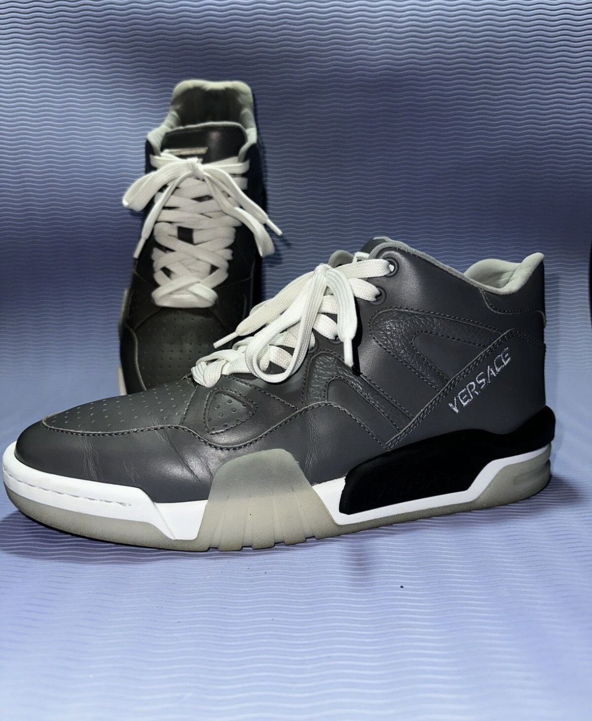 Versace Versace men sneakers Size US 9 / EU 42 - 2 Thumbnail
