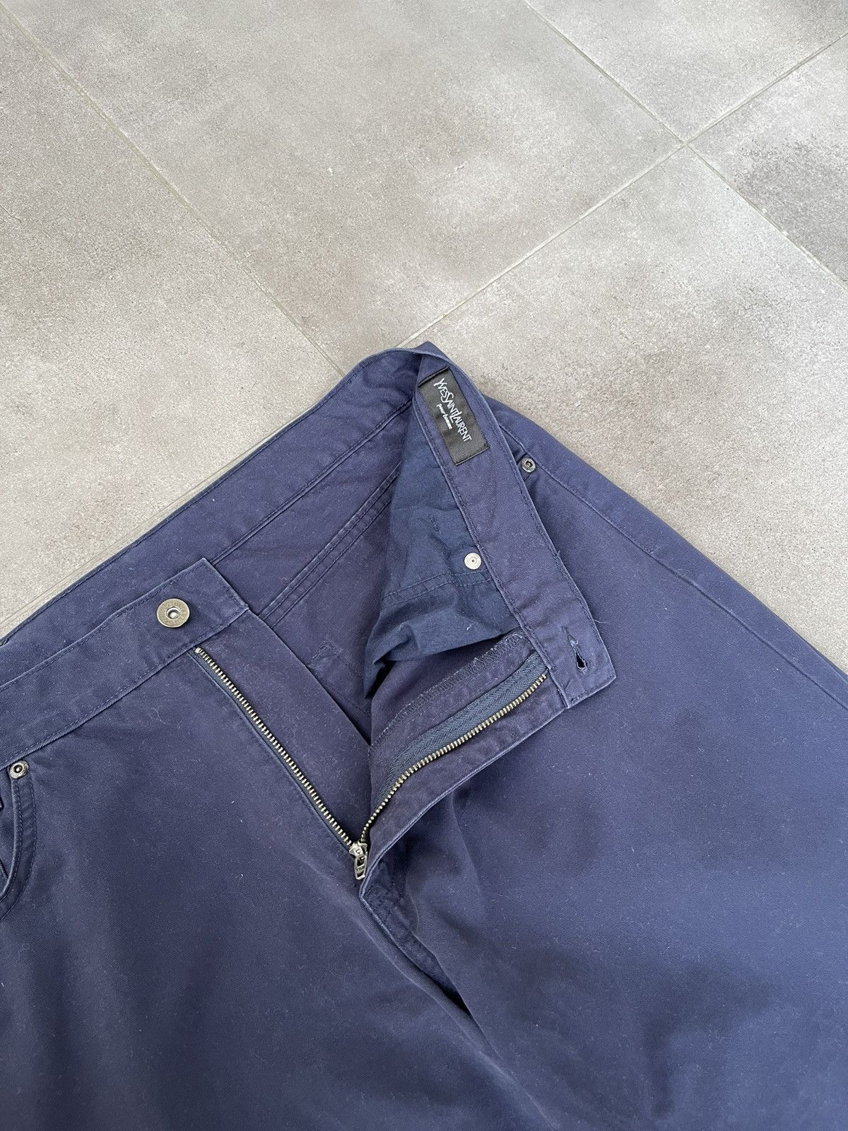 Saint Laurent Paris Yves Saint Laurent Pour Homme Navy Denim Casual Pants Size US 34 / EU 50 - 13 Thumbnail